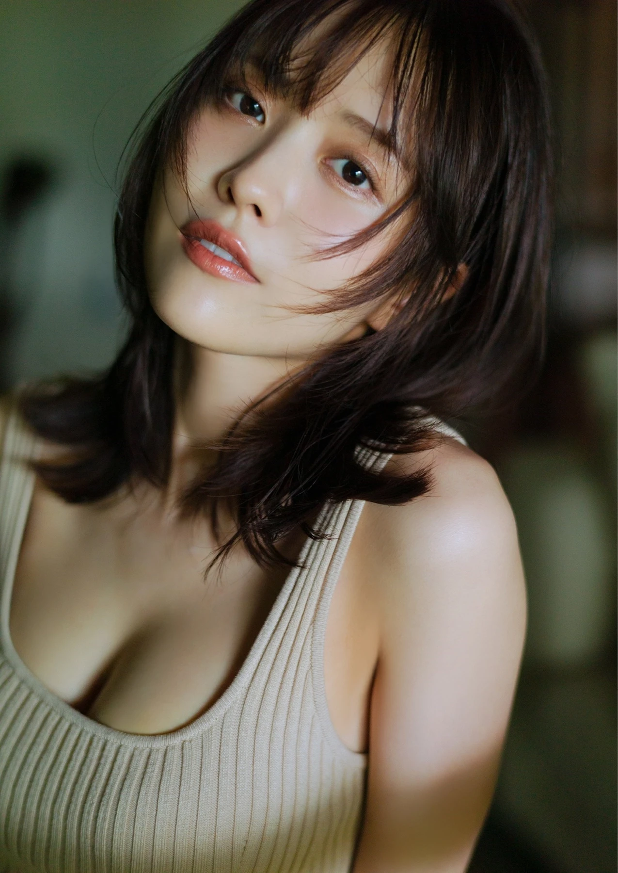 Sachika Nitta 新田さちか – デジタル限定 YJ Photo Book 「もっと近づきたくて」 - P2