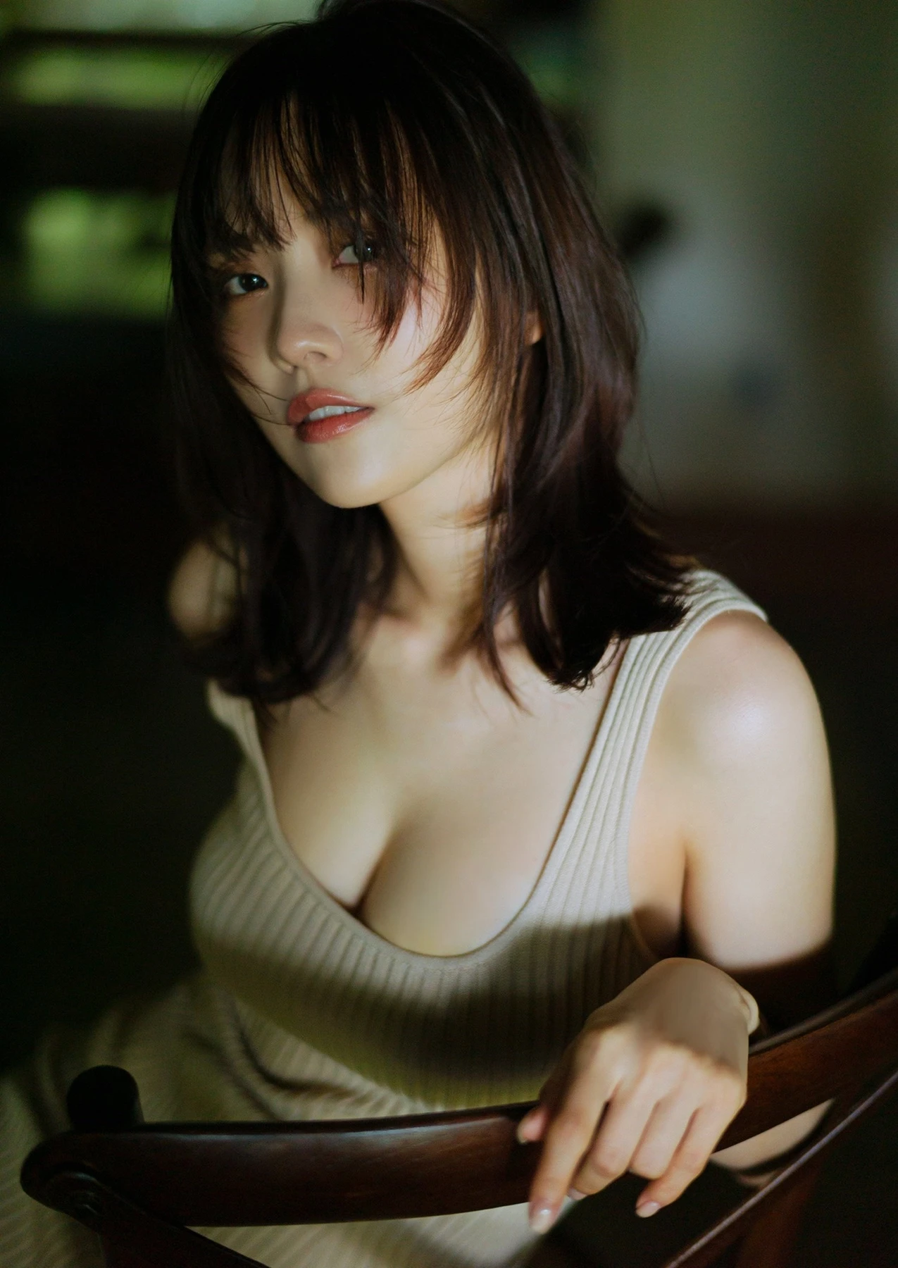 Sachika Nitta 新田さちか – デジタル限定 YJ Photo Book 「もっと近づきたくて」 - P5