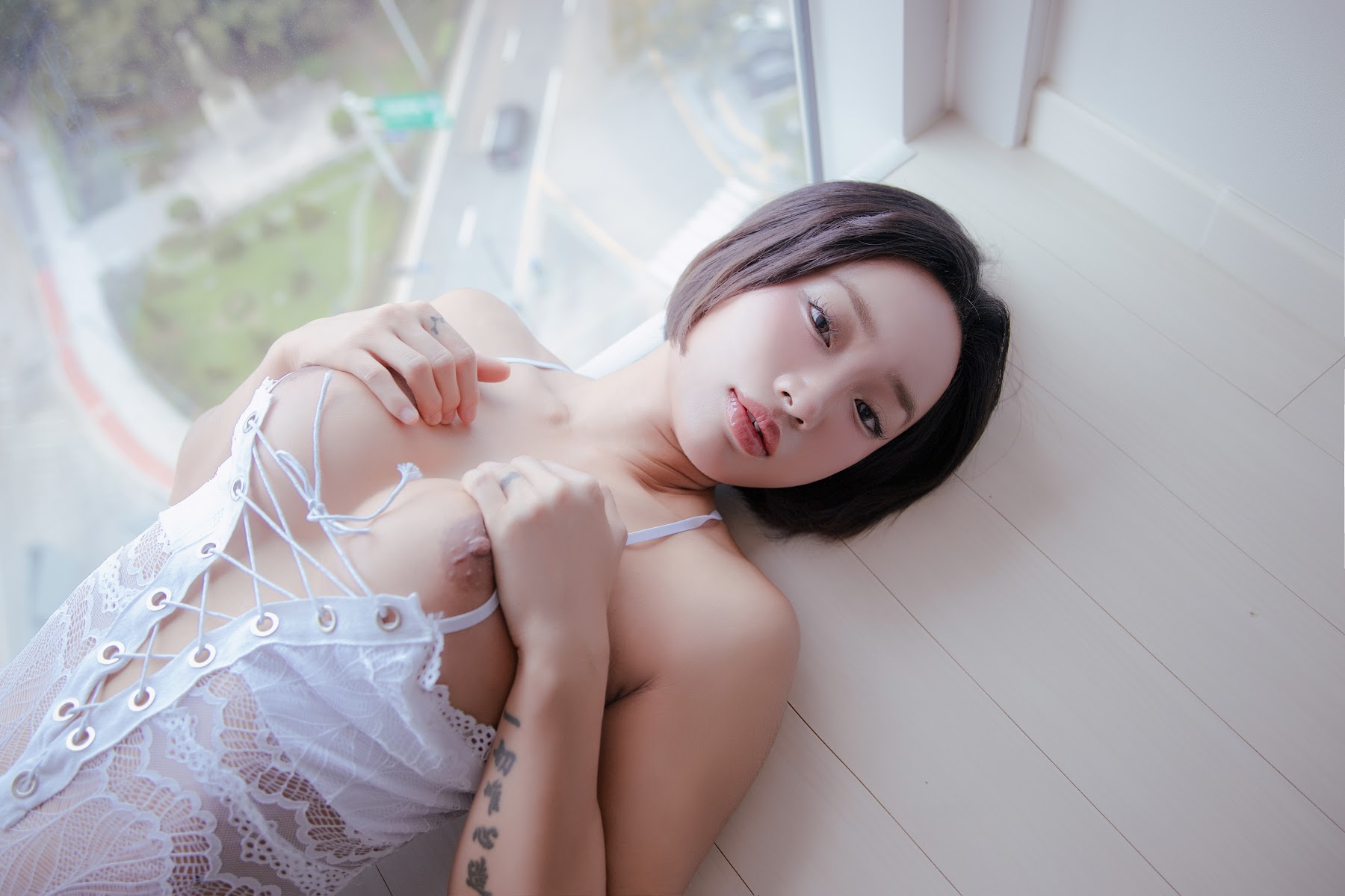 Soi (Booty Queen) – Lazy Afternoon - P50