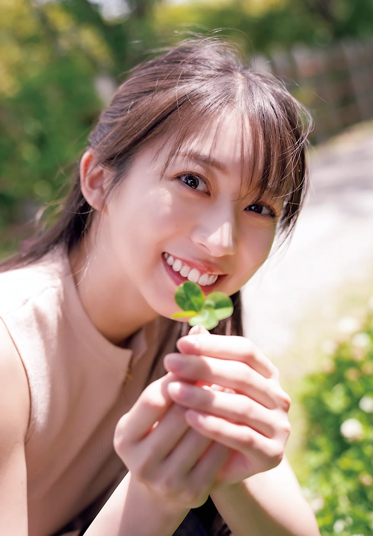 沢口愛華 & 牧野真莉愛 – Shonen Champion 2026 No.29-30 (少年チャンピオン 2026年29-30号) - P16