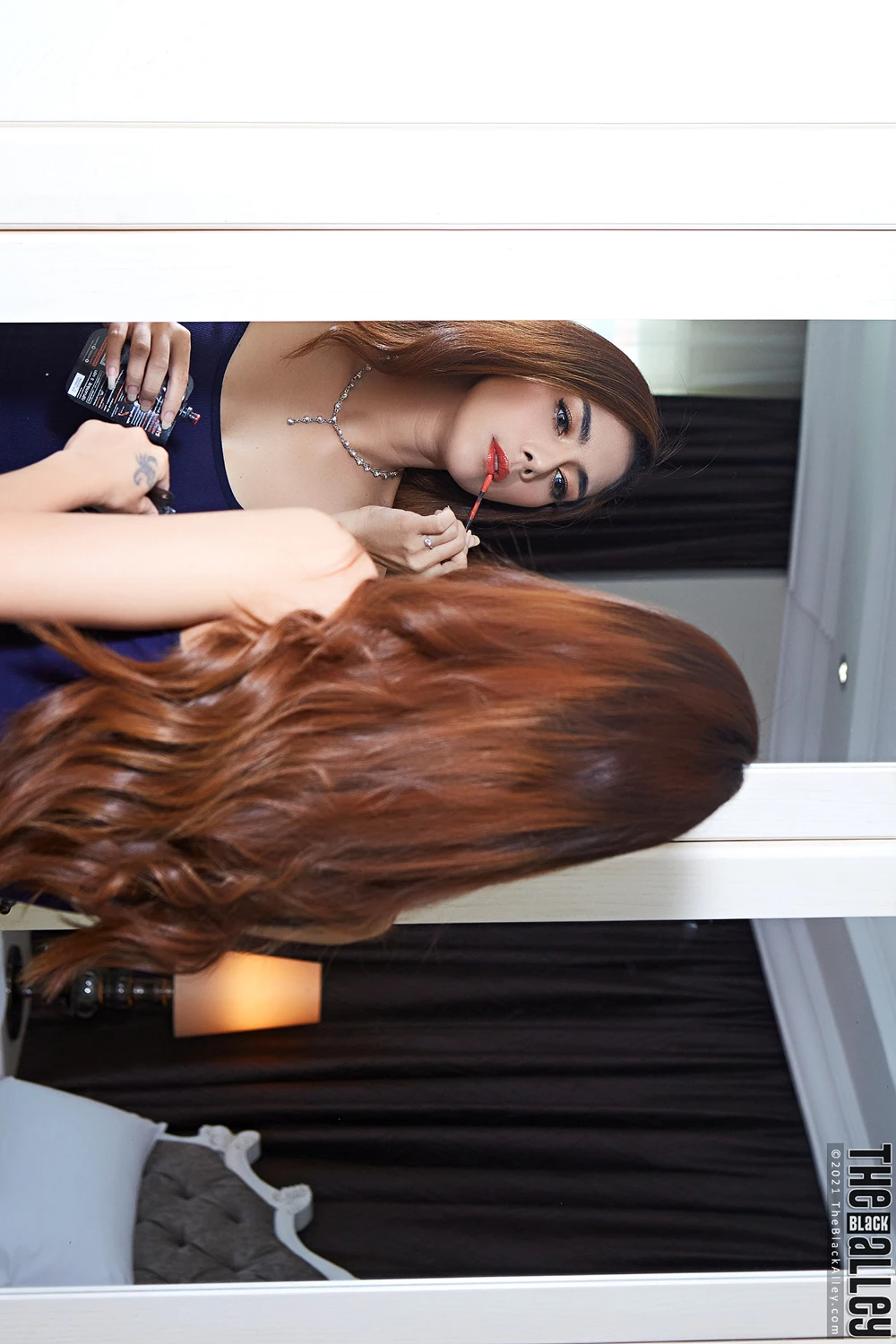 Carolina Fong – The Black Alley Photobook Set.52 - P1