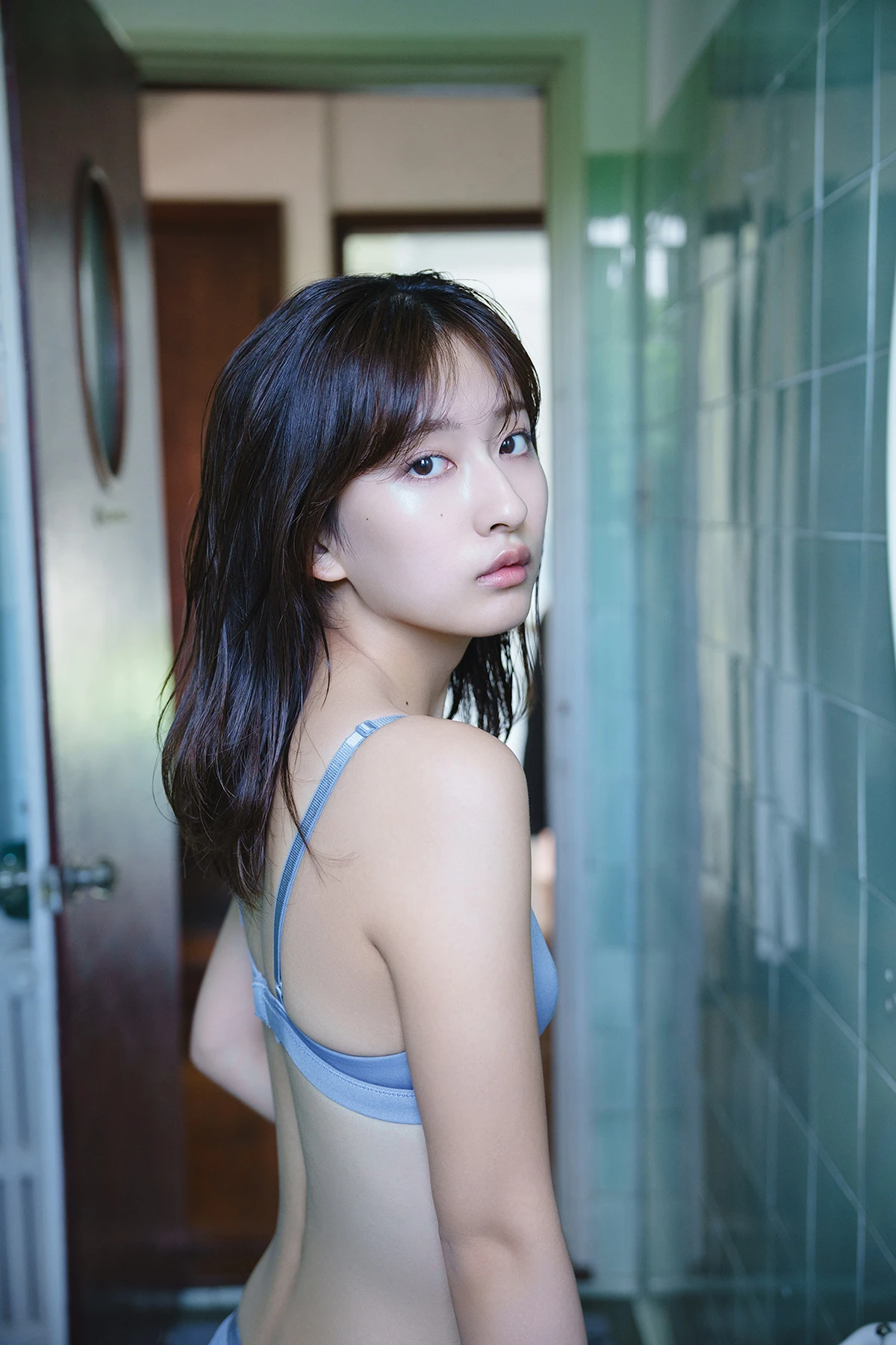 Rina Saito 斉藤里奈 – FLASHデジタル写真集 「才媛の秘めごと」 - P65