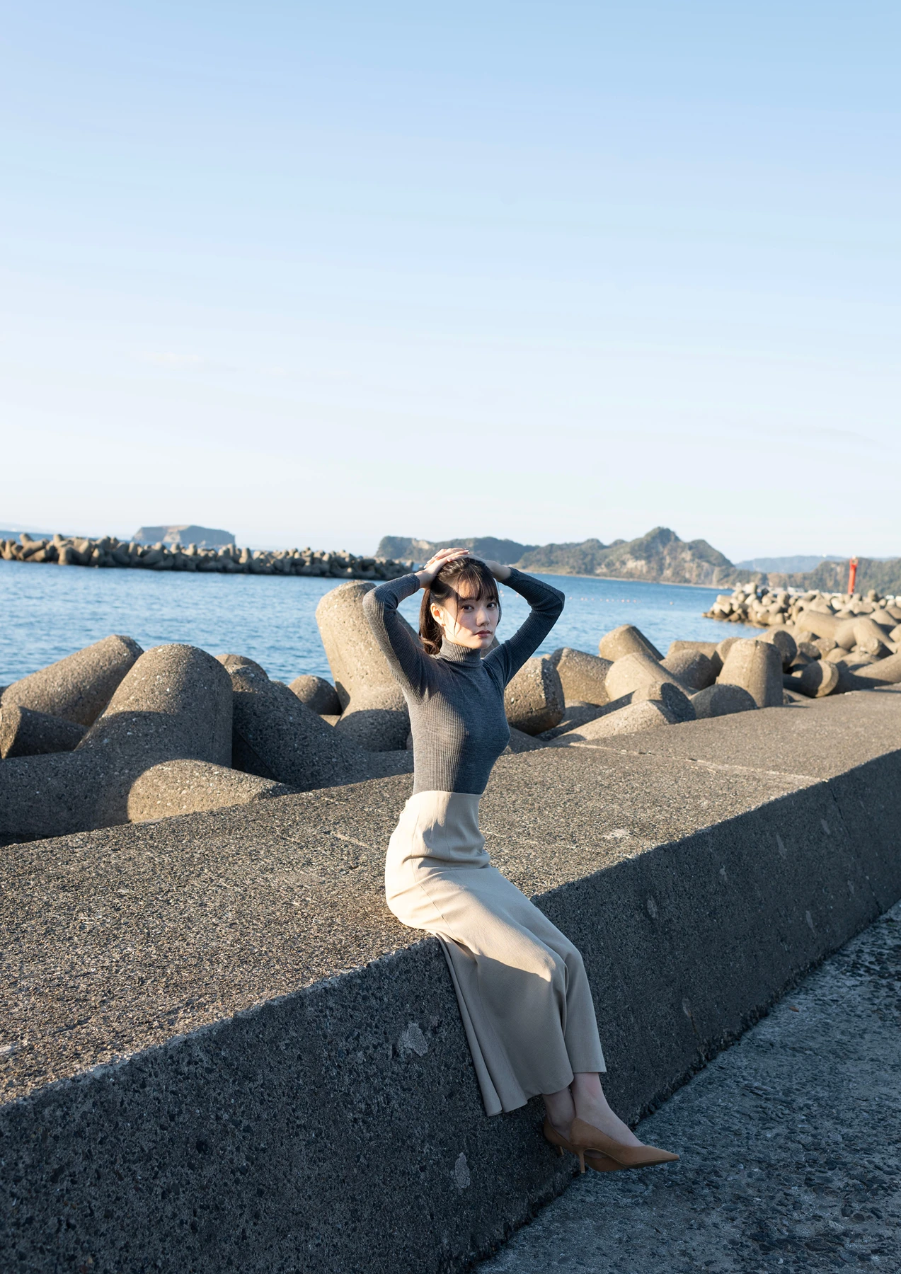 Rena Miyashita 宮下玲奈 – 写真集 「The fate of fake love」 - P18