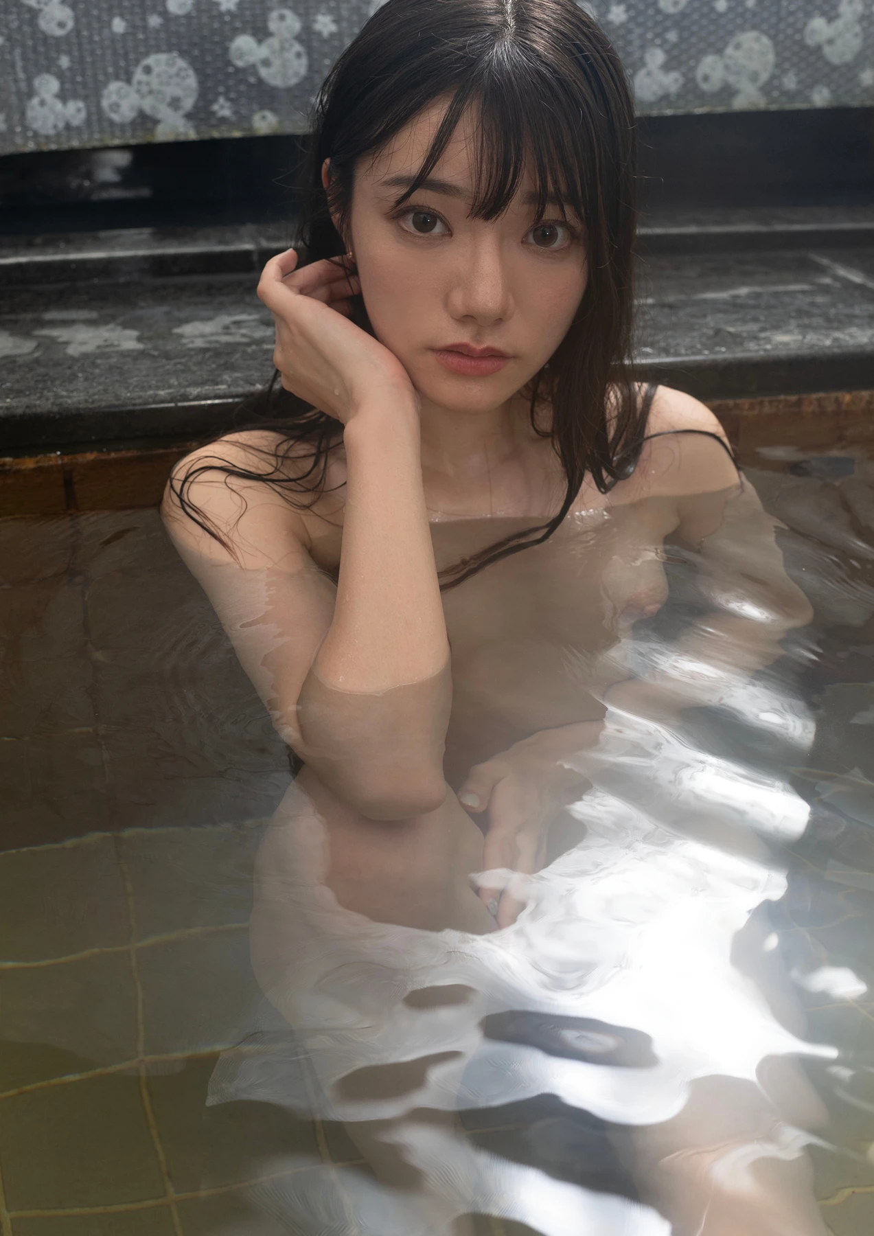 Rena Miyashita 宮下玲奈 – 写真集 「The fate of fake love」 - P47