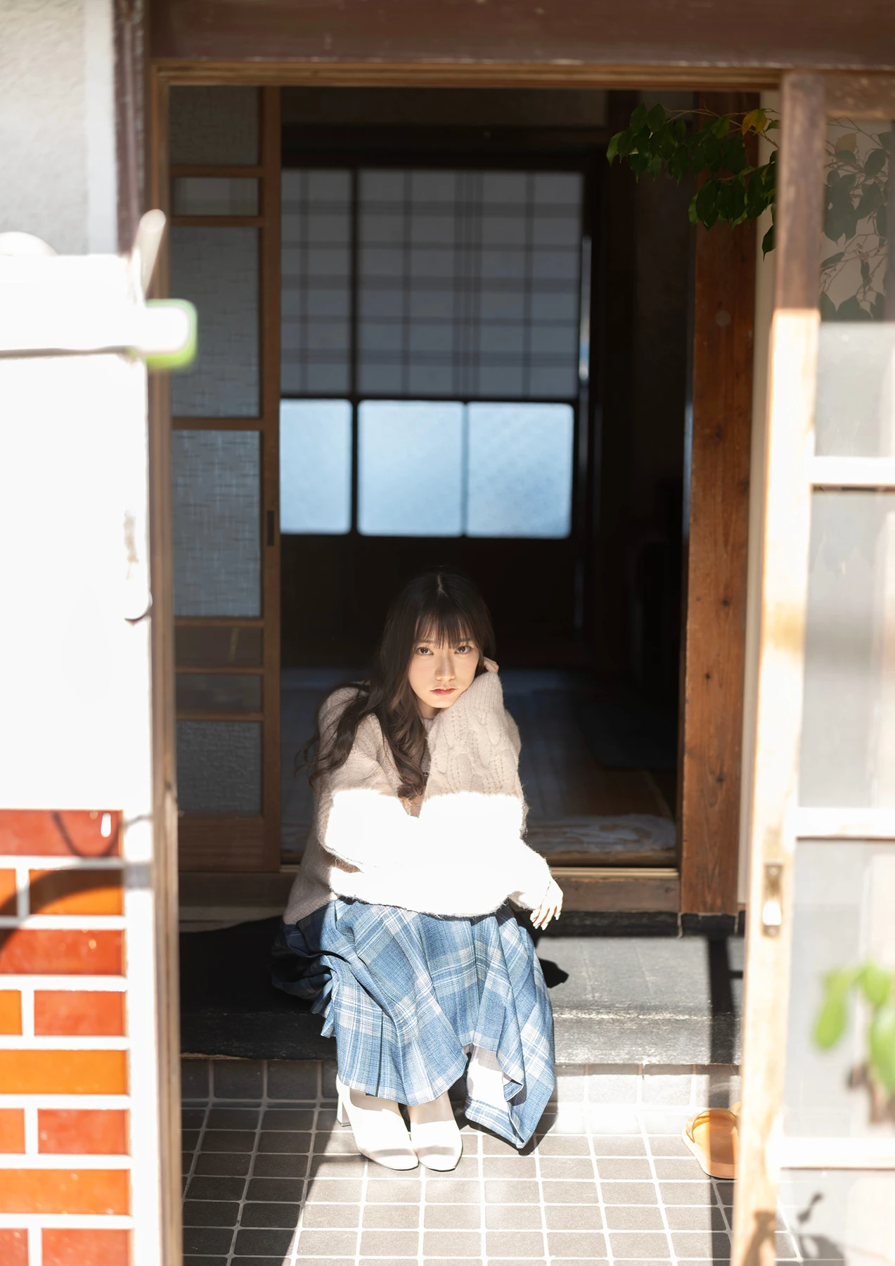 Rena Miyashita 宮下玲奈 – 写真集 「The fate of fake love」 - P5