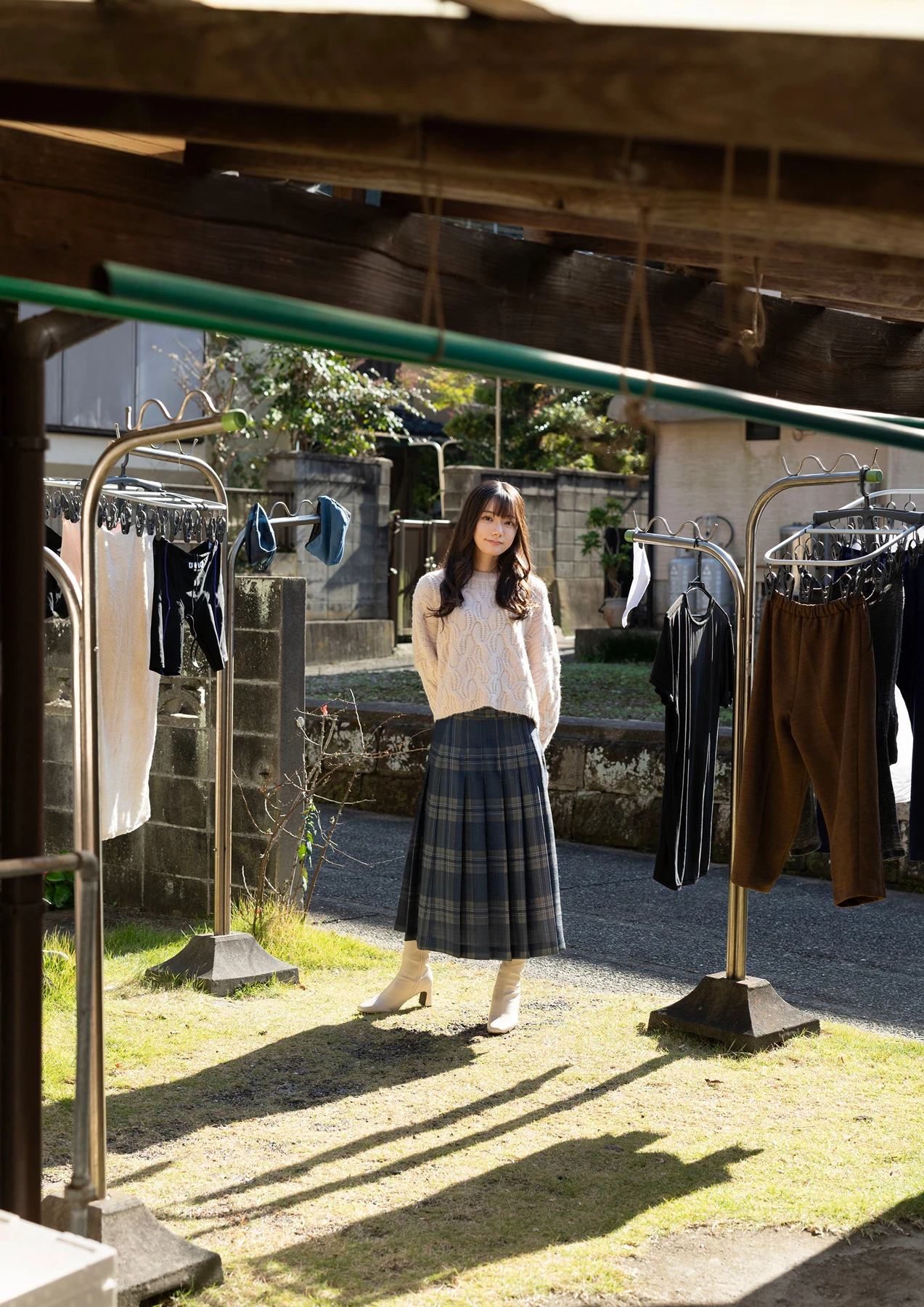 Rena Miyashita 宮下玲奈 – 写真集 「The fate of fake love」 - P6