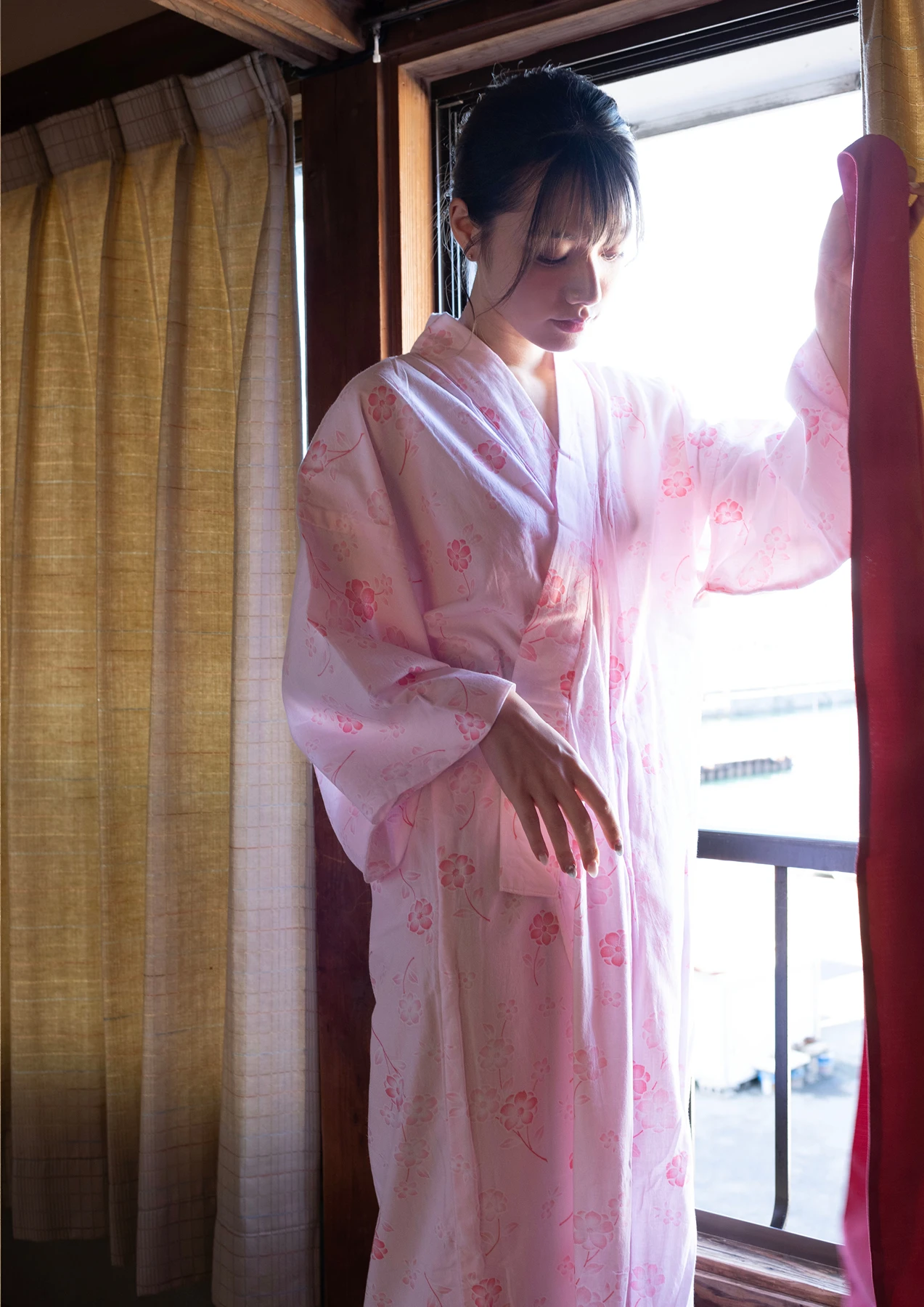 Rena Miyashita 宮下玲奈 – 写真集 「The fate of fake love」 - P70