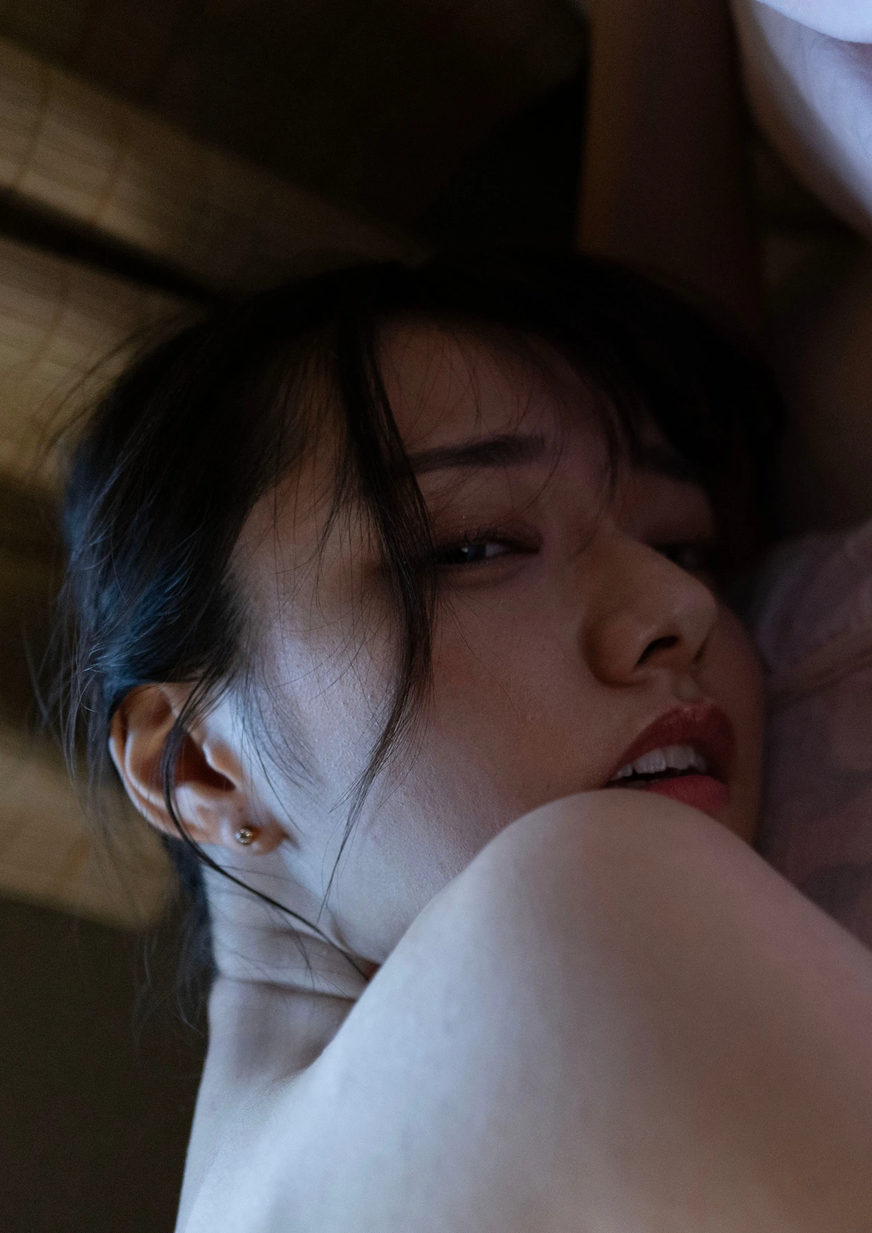Rena Miyashita 宮下玲奈 – 写真集 「The fate of fake love」 - P92