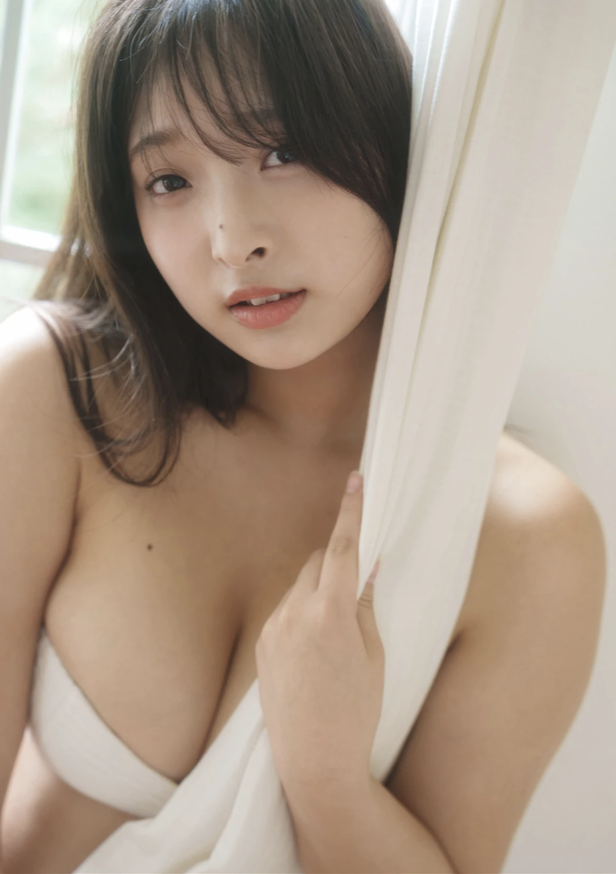 Misaki Sawa 沢美沙樹 – GIRLS graph. デジタル写真集 『背伸びと本音』 - P10
