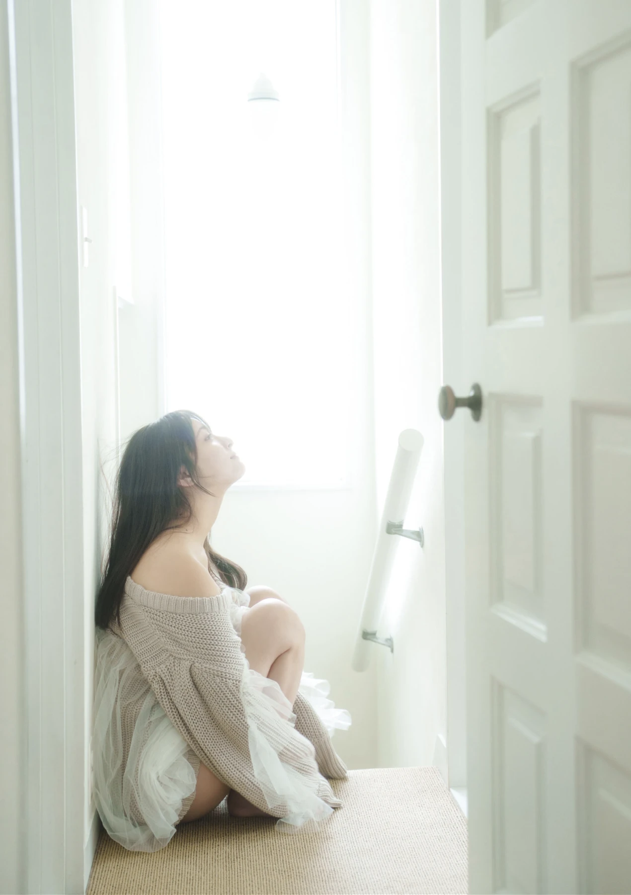 Misaki Sawa 沢美沙樹 – GIRLS graph. デジタル写真集 『背伸びと本音』 - P2
