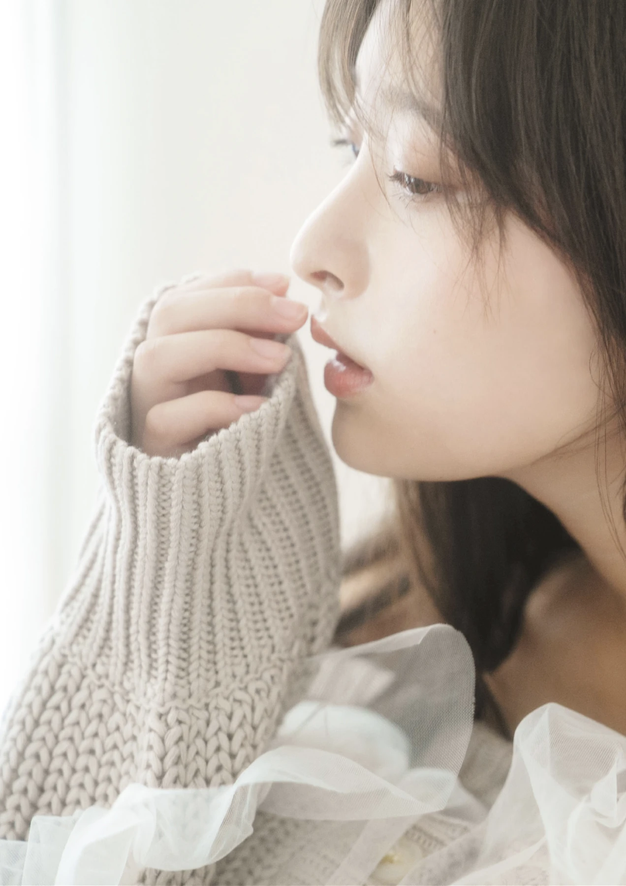 Misaki Sawa 沢美沙樹 – GIRLS graph. デジタル写真集 『背伸びと本音』 - P3