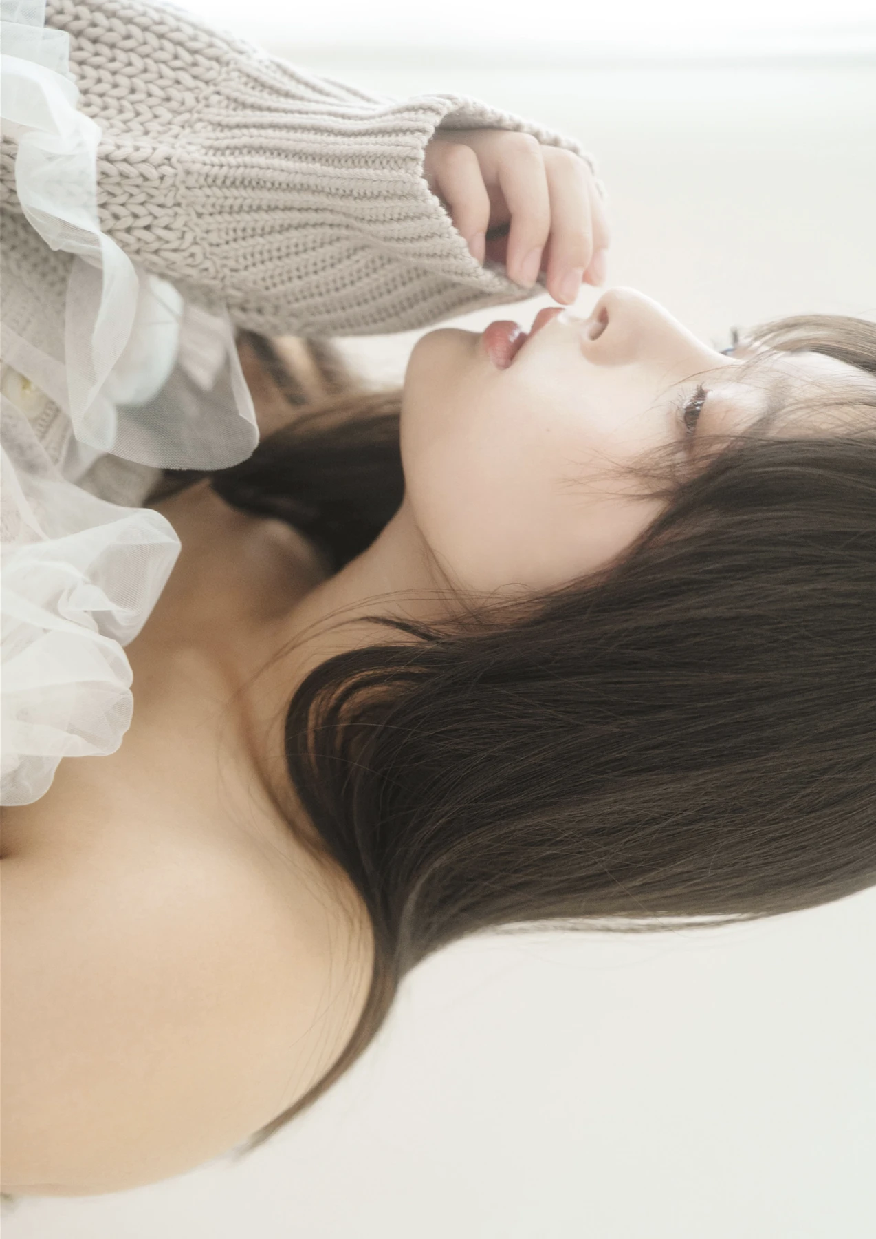 Misaki Sawa 沢美沙樹 – GIRLS graph. デジタル写真集 『背伸びと本音』 - P5