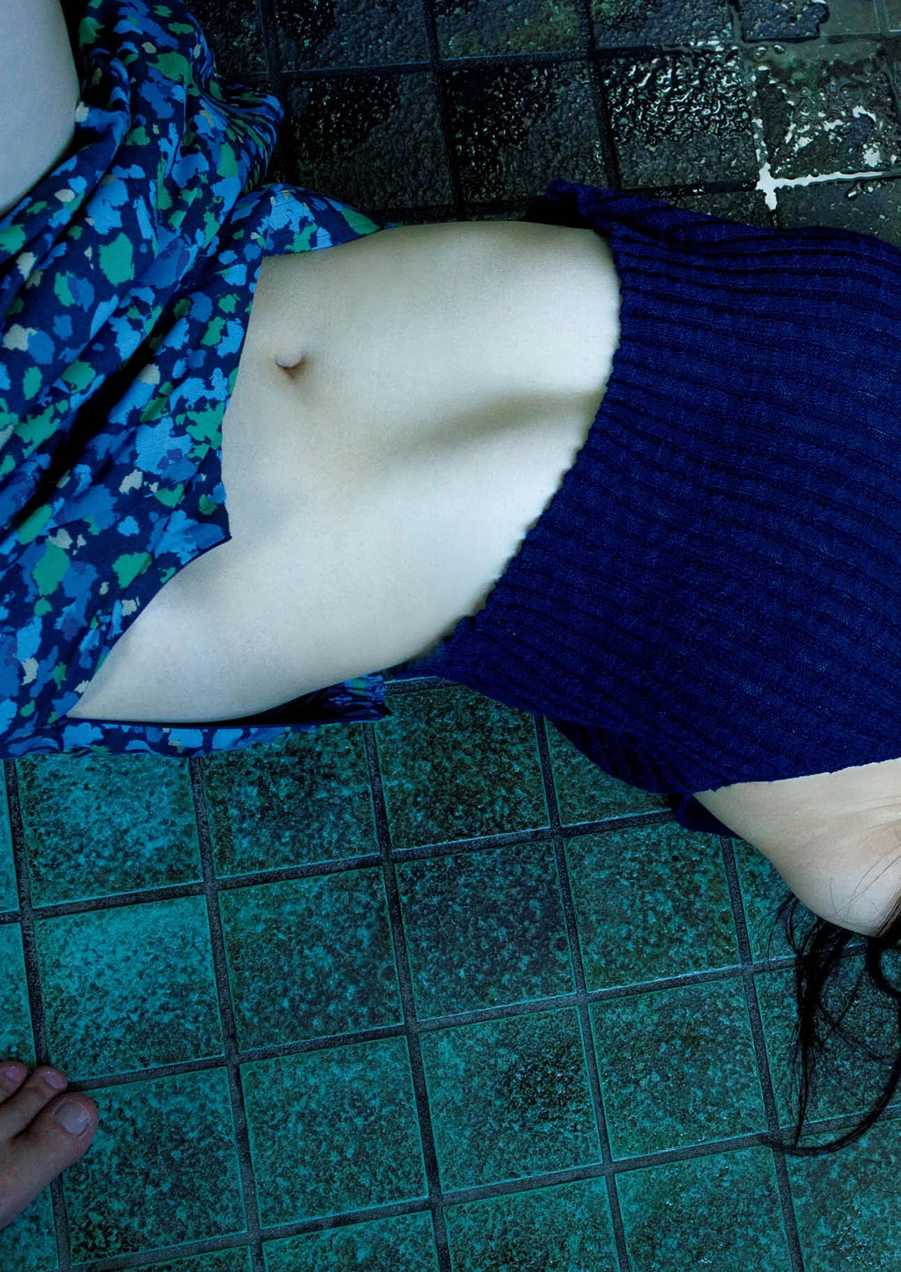 Yuka Someya 染谷有香 – ヌード写真集 「赤いアルバム 2015-2025」 - P125