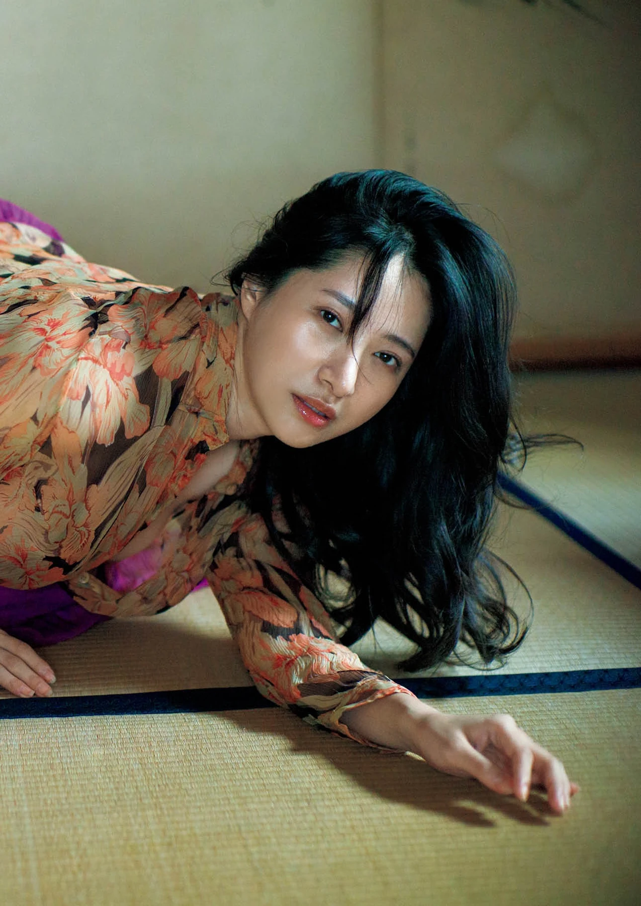 Yuka Someya 染谷有香 – ヌード写真集 「赤いアルバム 2015-2025」 - P72