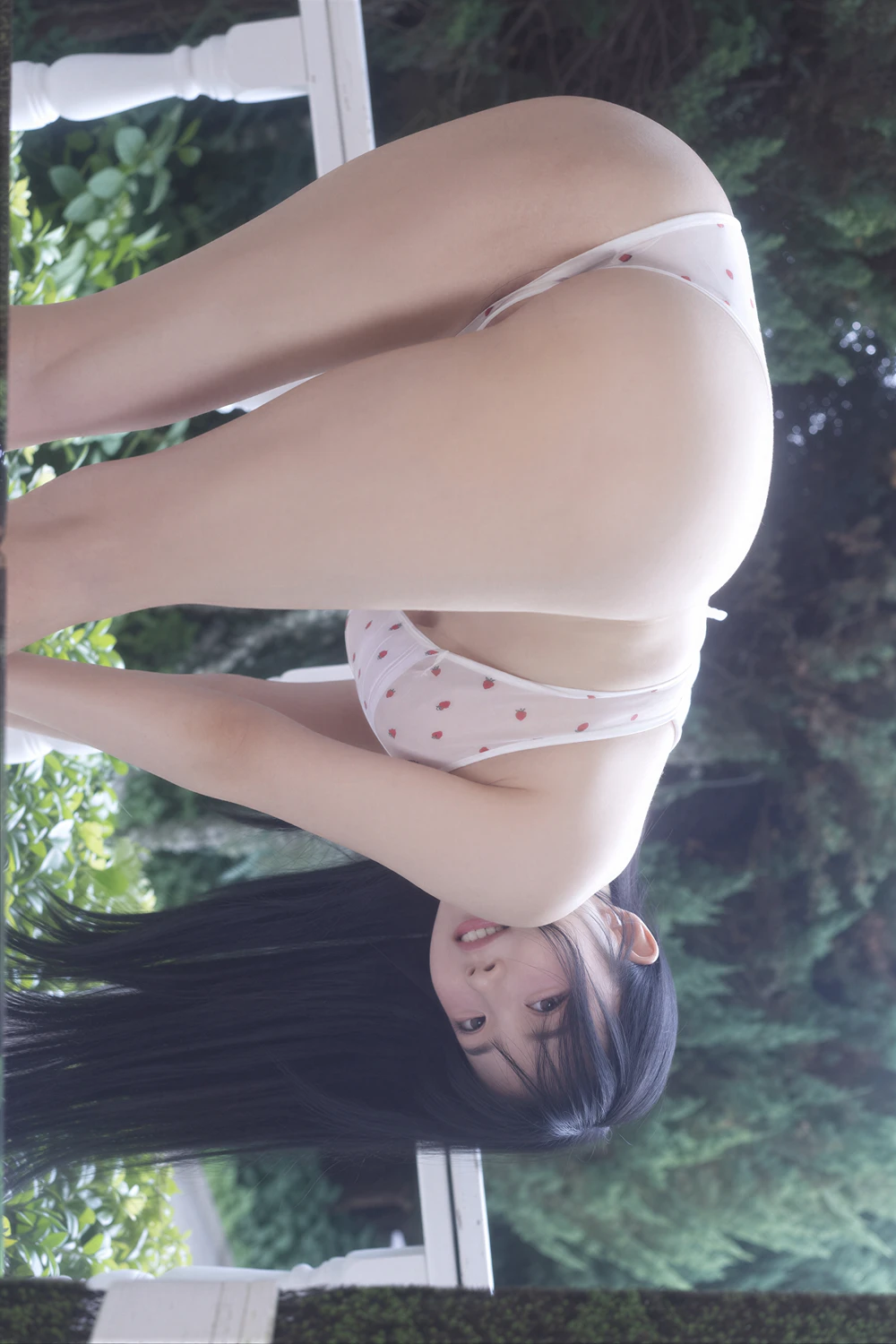 Rinaモモリナ – MAXIM 「Wet In The Rain – OUTSIDE」 - P36