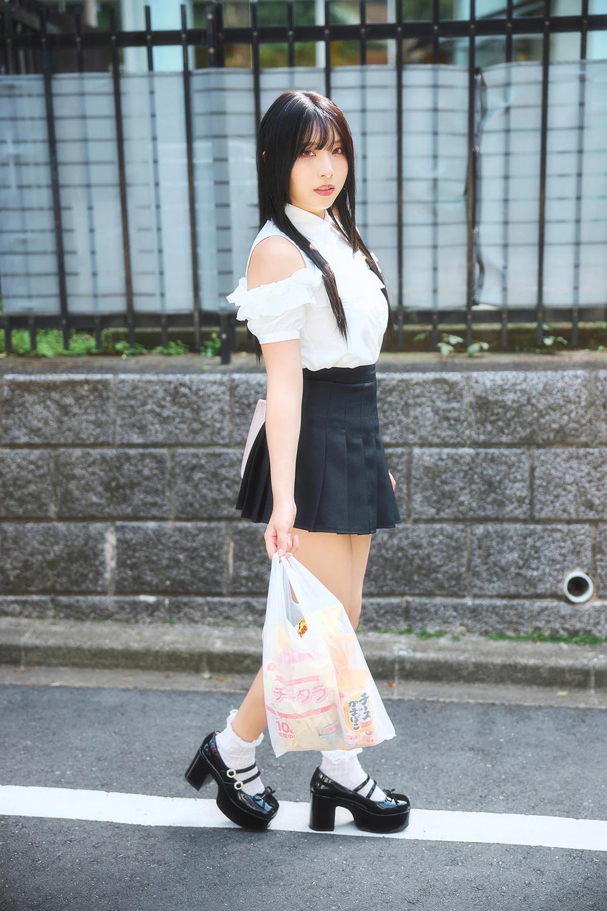 Mitsuhashikuun 三橋くん – ヤンマガデジタル写真集 コラボグラビア 『澱の中』 - P22