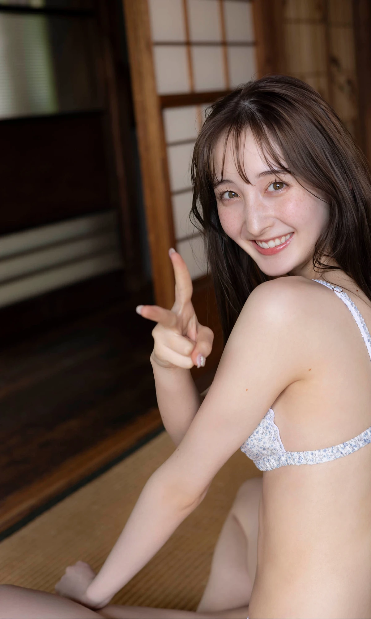 Nana Cecile 菜那セシル – 写真集 「Summer is in the air」 - P16