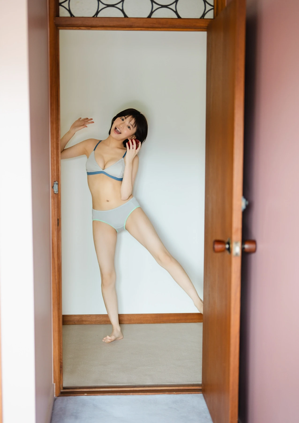 Ayu Okuma 大熊杏優 – デジタル限定 YJ Photo Book 「禁断の果実、ショートカット」 - P22