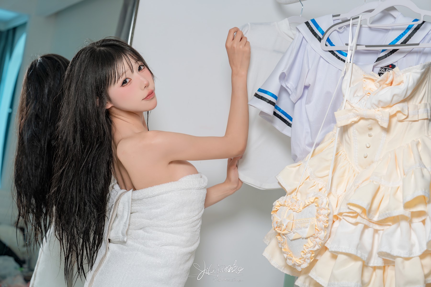 Coser@黏黏团子兔 – 10月作品『雨后小故事』WITH B - P36