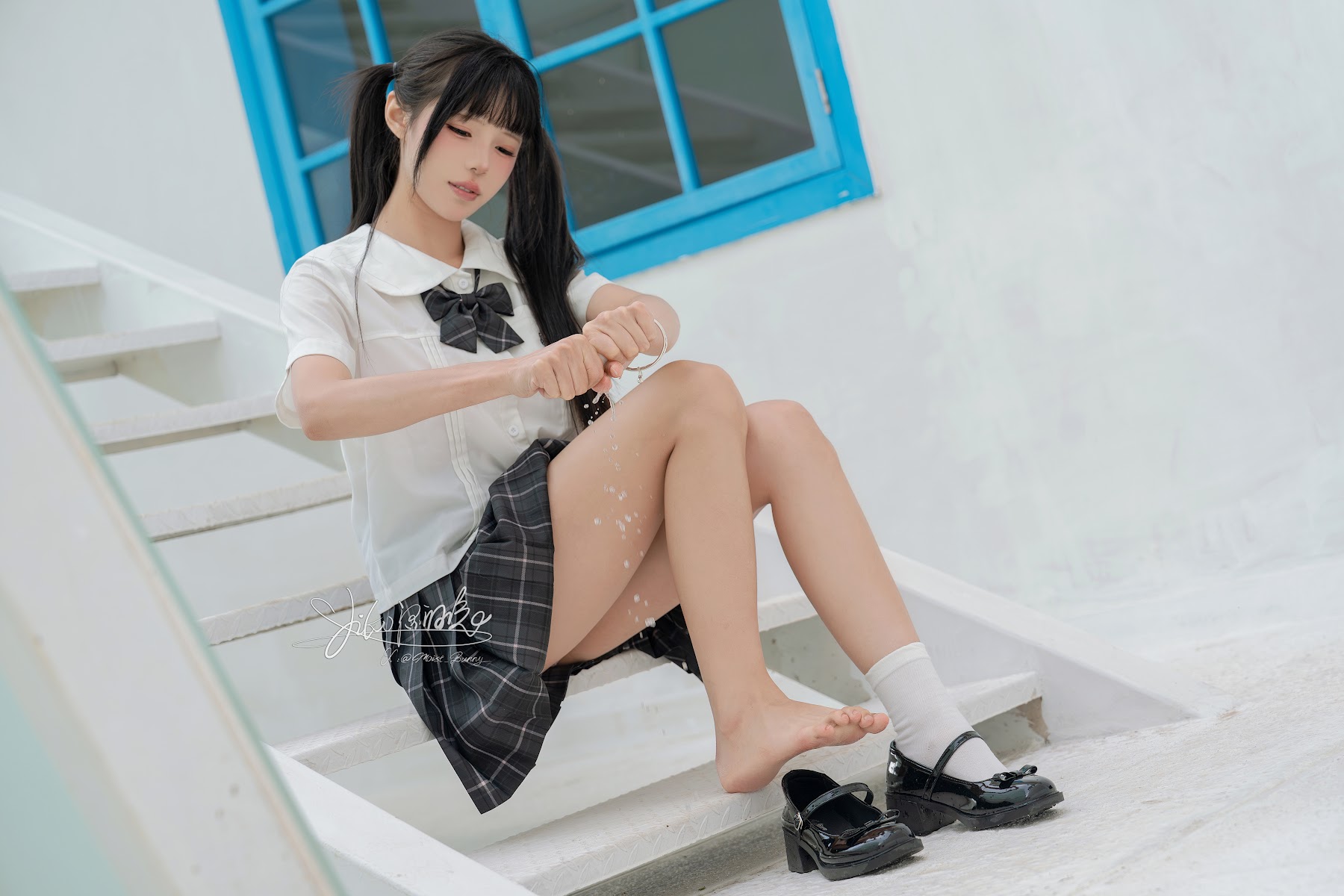 Coser@黏黏团子兔 – 10月作品『雨后小故事』WITH B - P76