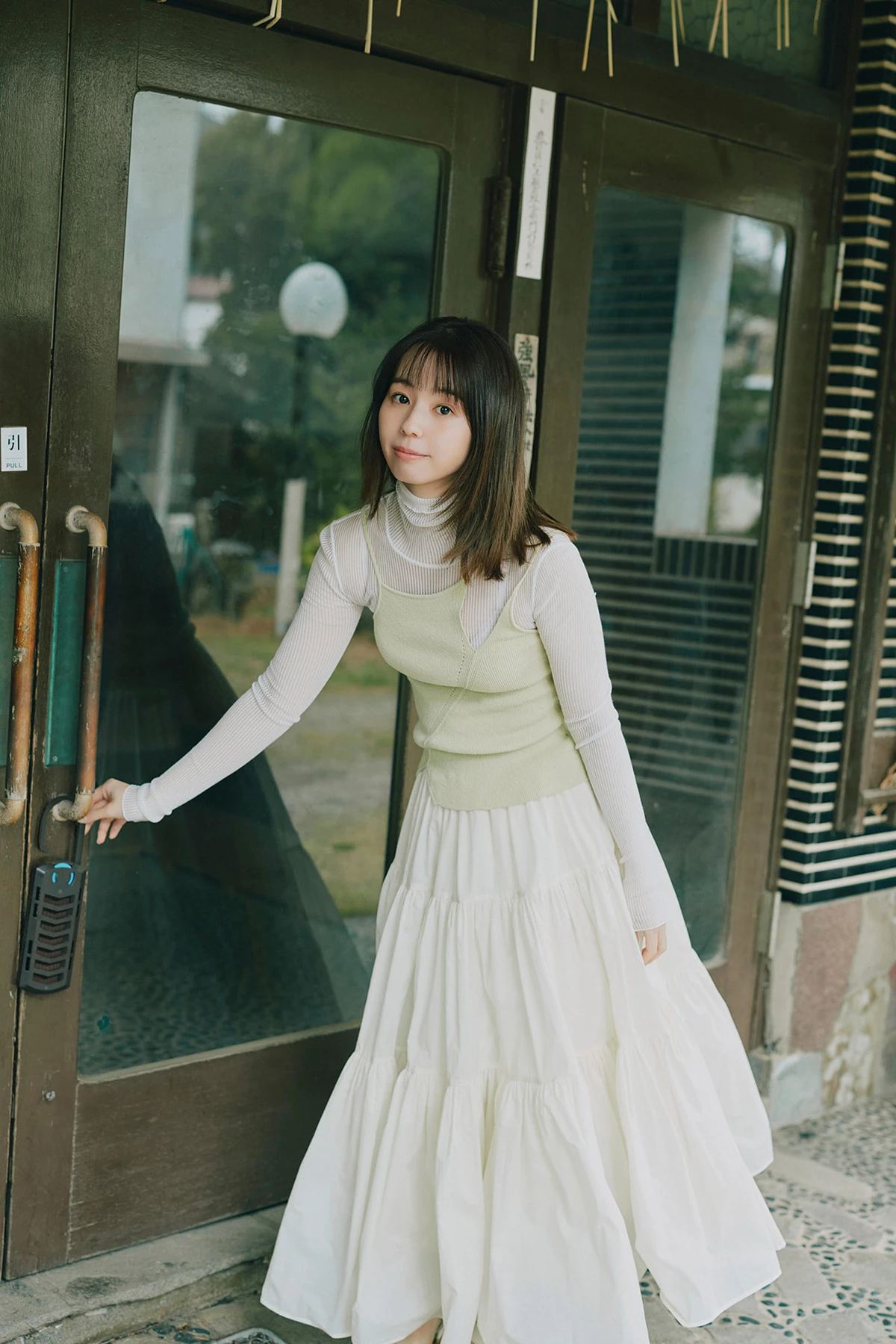 Rina Koike 小池里奈 – FLASHデジタル写真集 「永遠なんていらない」 - P7