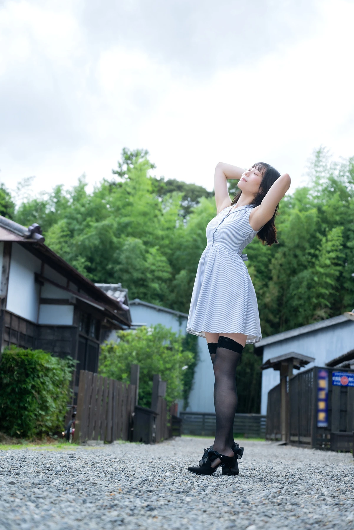 Shizuha Takimoto 瀧本雫葉 – FANZA限定特別カット付き 雫まとう葦（あし） - P2