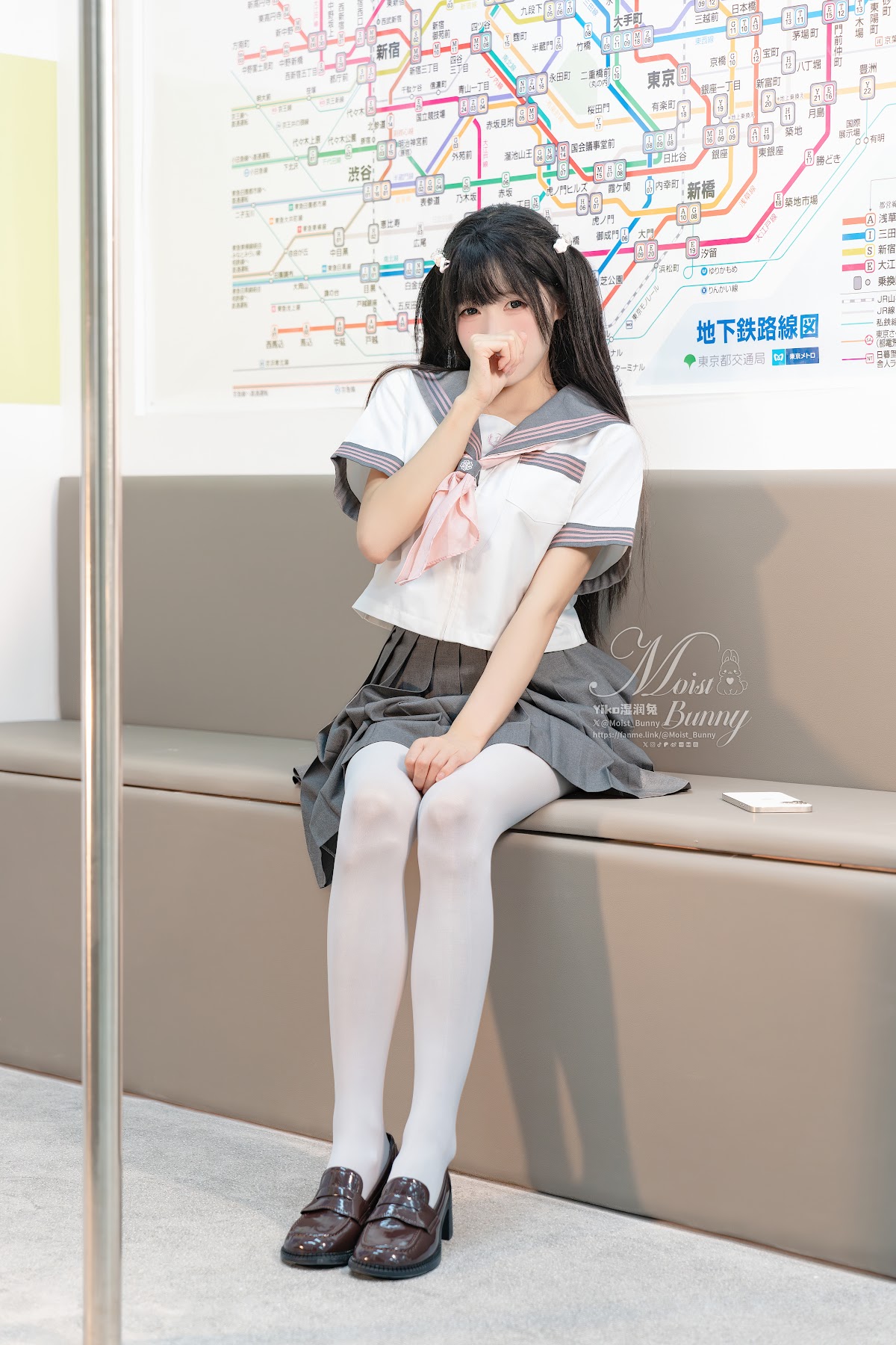 Coser@黏黏团子兔 – 12月作品『地铁萌妹』 恋爱循环 - P12