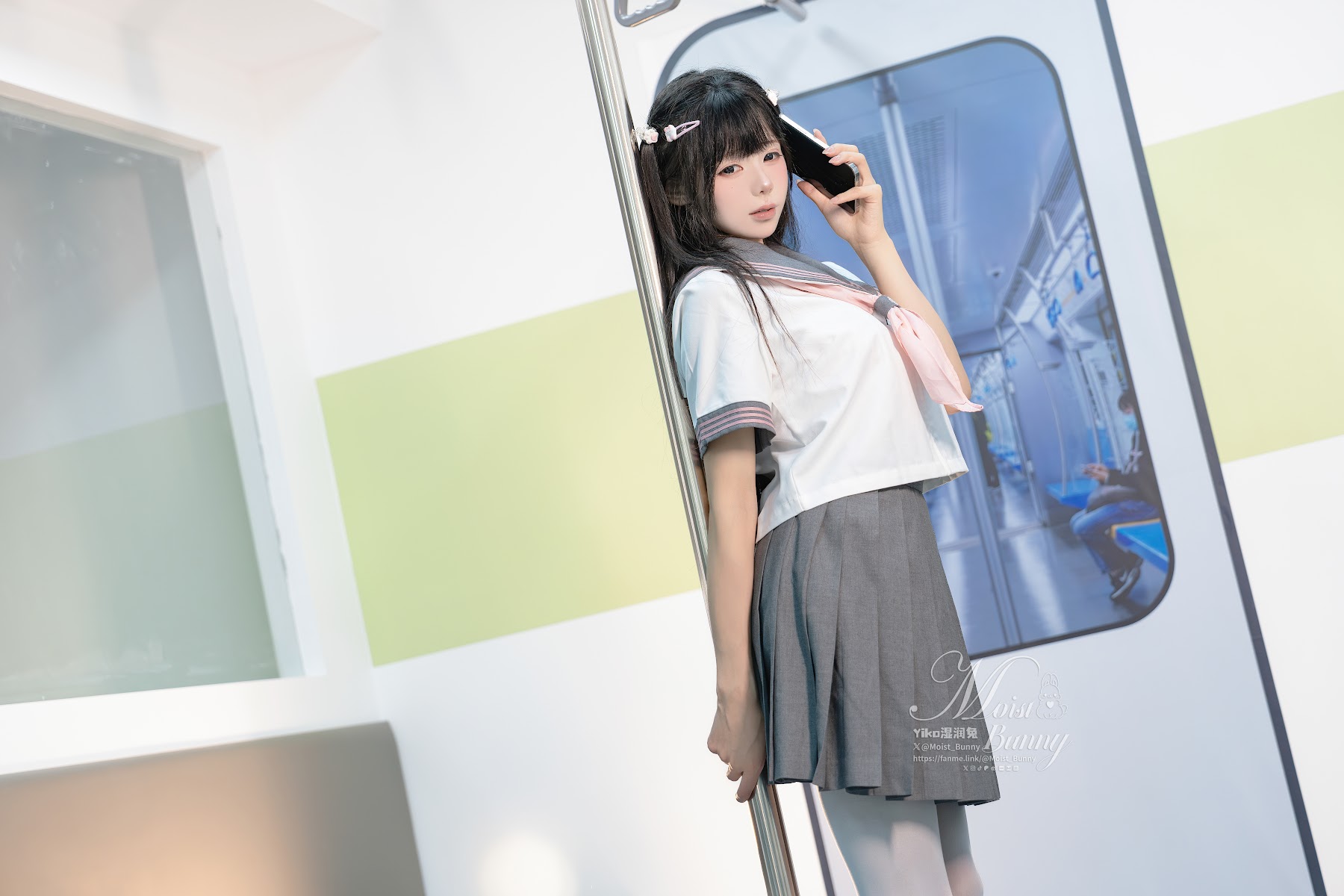 Coser@黏黏团子兔 – 12月作品『地铁萌妹』 恋爱循环 - P1
