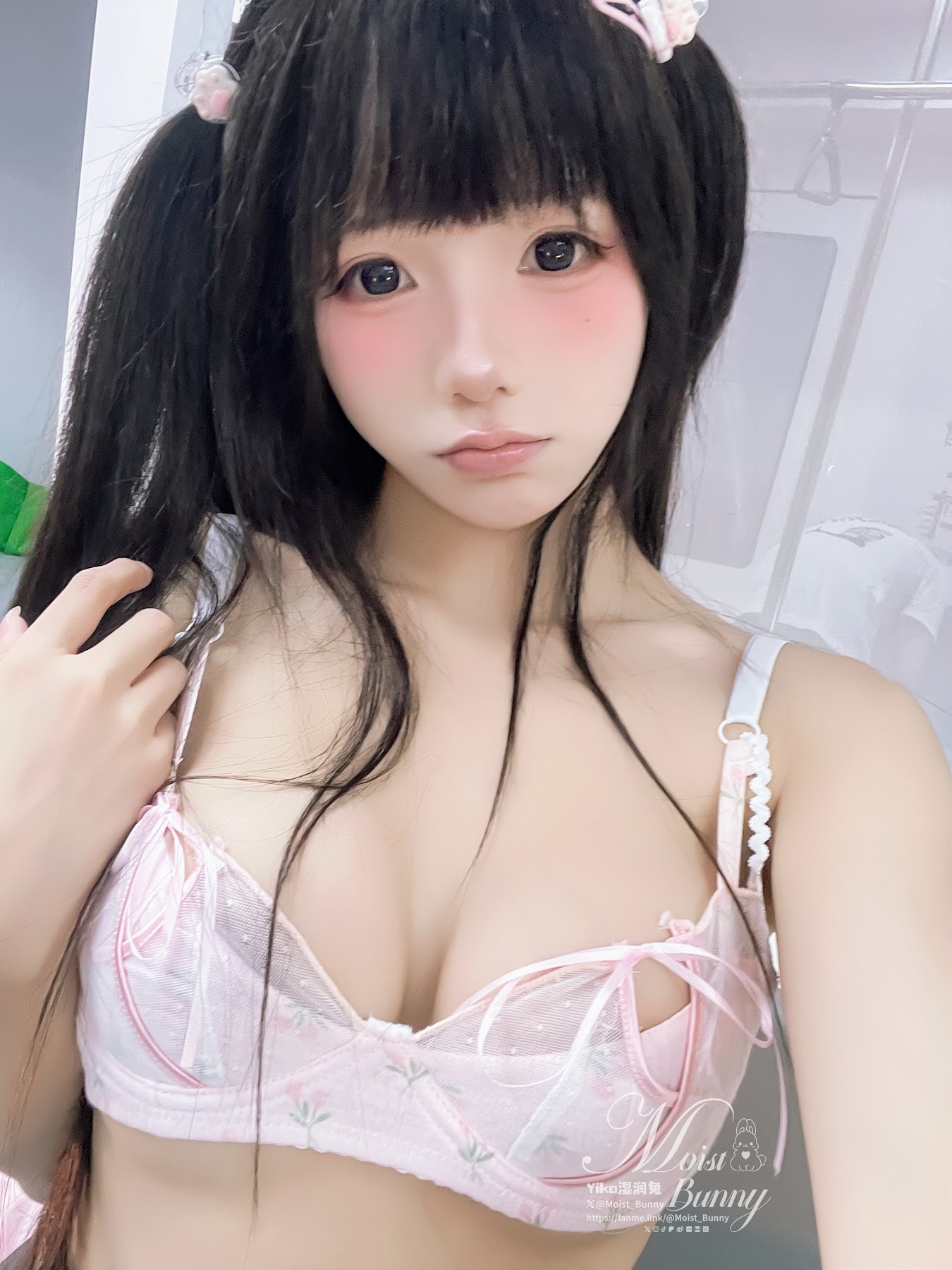 Coser@黏黏团子兔 – 12月作品『地铁萌妹』 恋爱循环 - P66