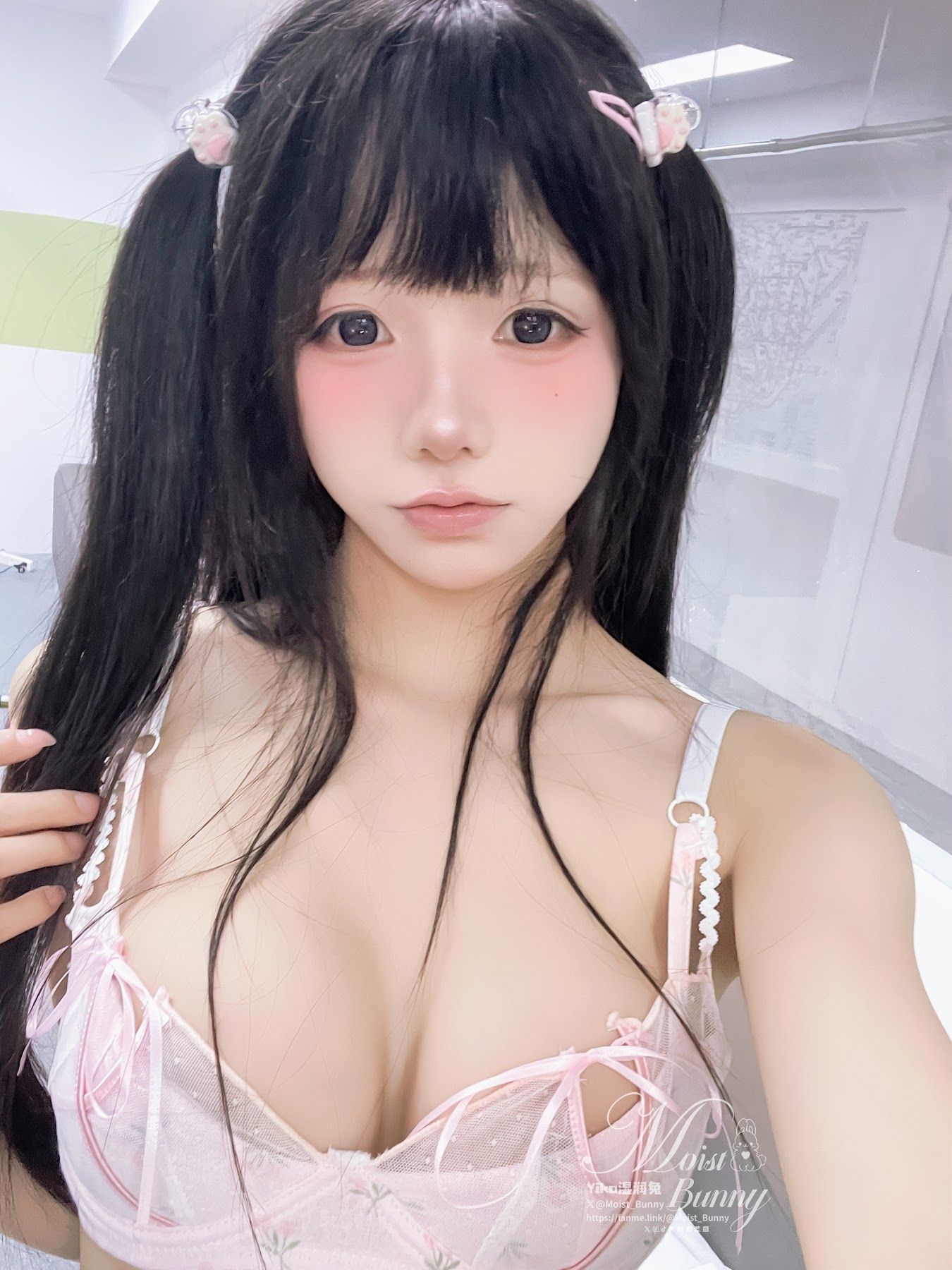 Coser@黏黏团子兔 – 12月作品『地铁萌妹』 恋爱循环 - P68