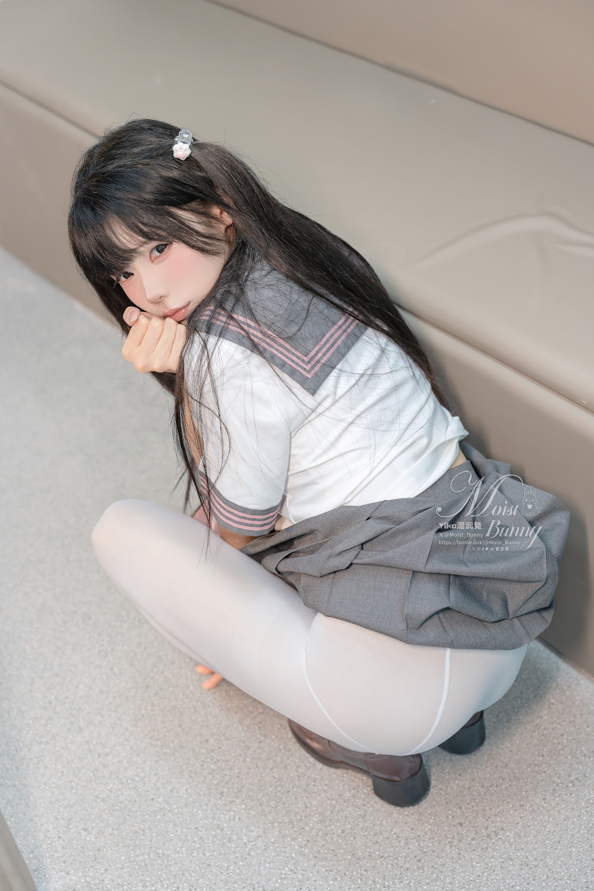 Coser@黏黏团子兔 – 12月作品『地铁萌妹』 恋爱循环 - P93