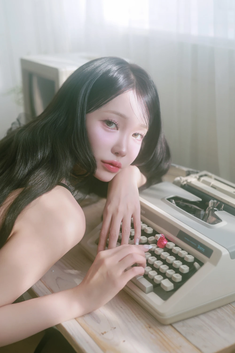 WinterD 겨우디 – Photobook 「Secret Dessert」 - P2