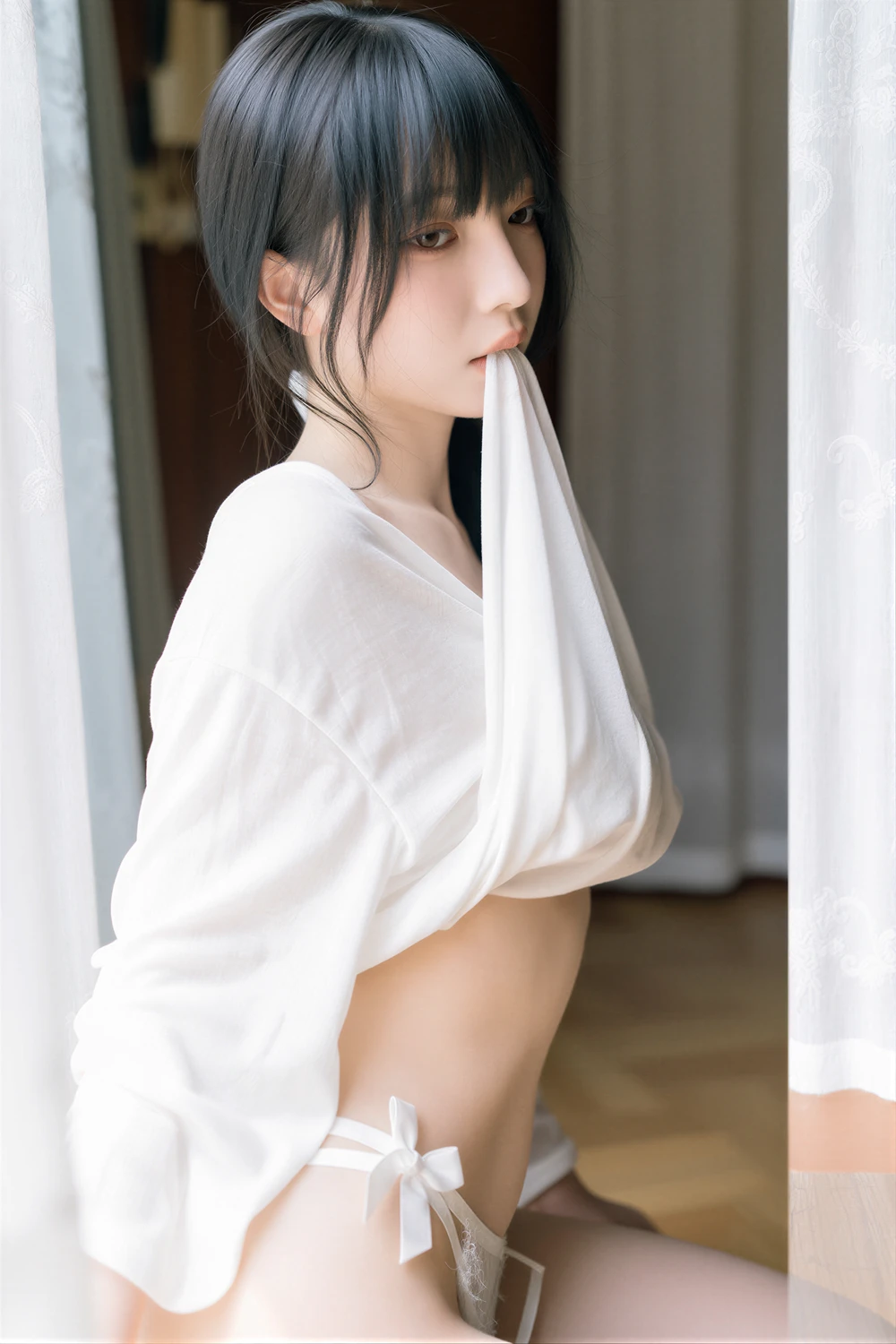 Yun Gae-gul 윤개굴 – Herovia 「Summer Sunshine」 - P34