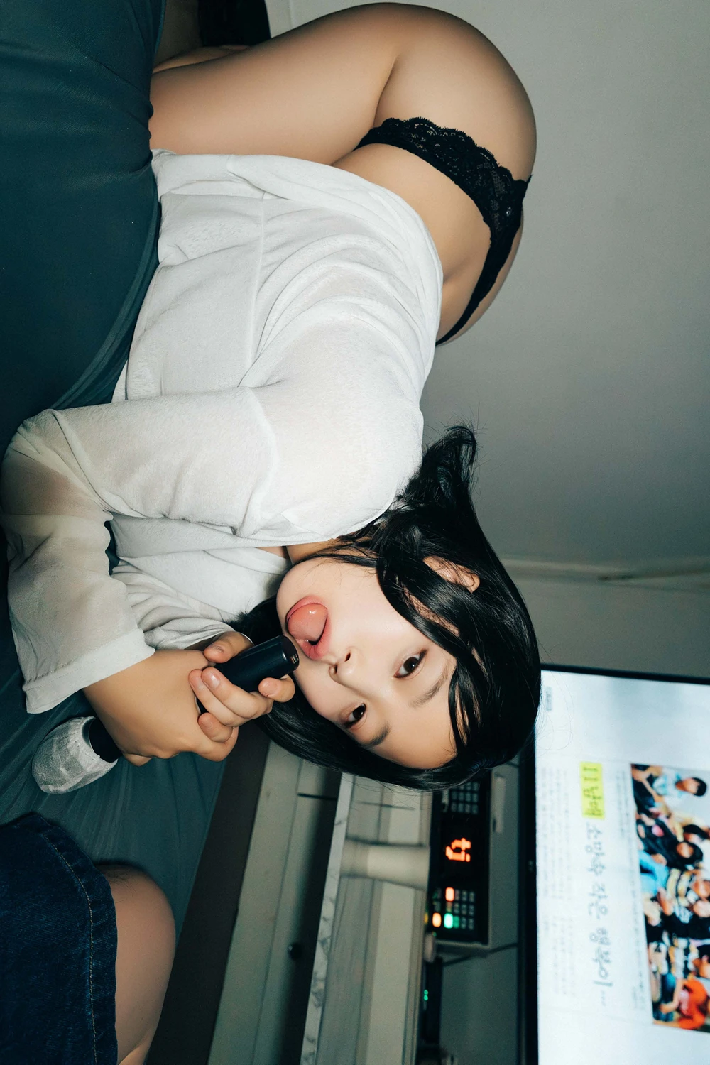EunWoo 은우 – Haivia Photobook 「Video Room」 - P99