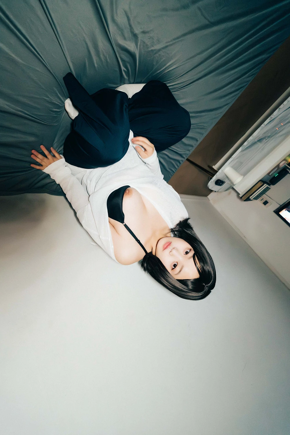 EunWoo 은우 – Haivia Photobook 「Video Room」 - P11