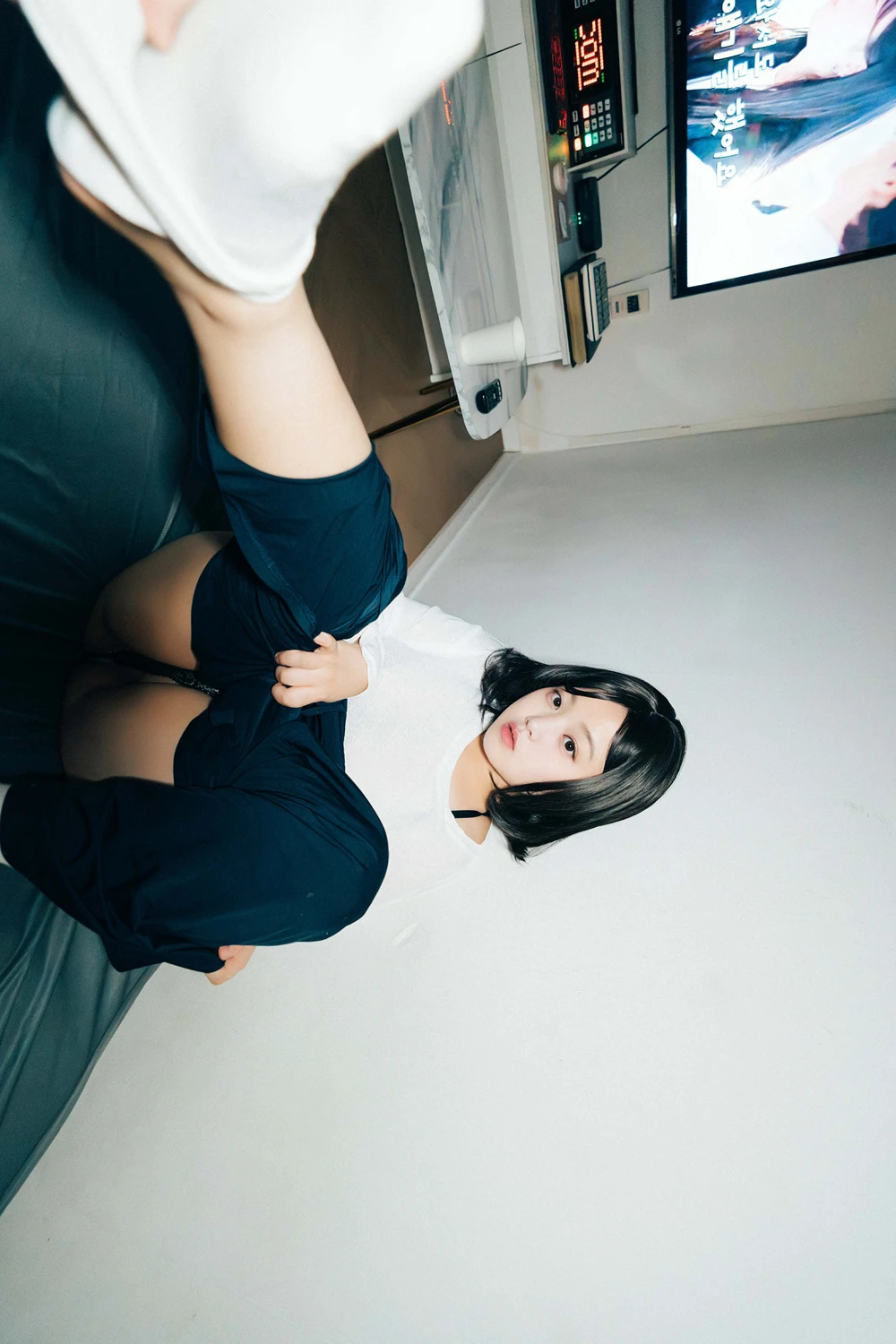 EunWoo 은우 – Haivia Photobook 「Video Room」 - P29