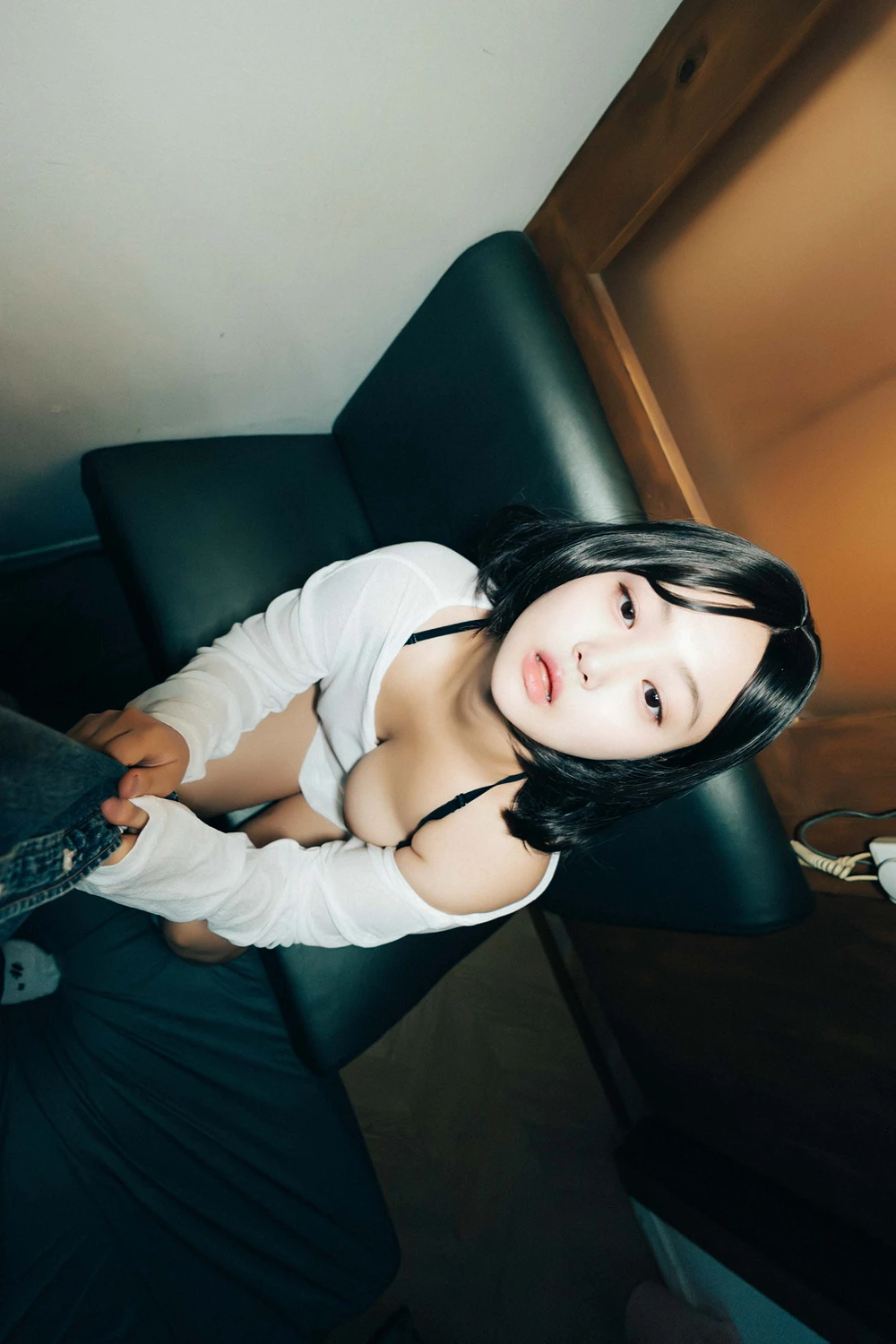 EunWoo 은우 – Haivia Photobook 「Video Room」 - P58