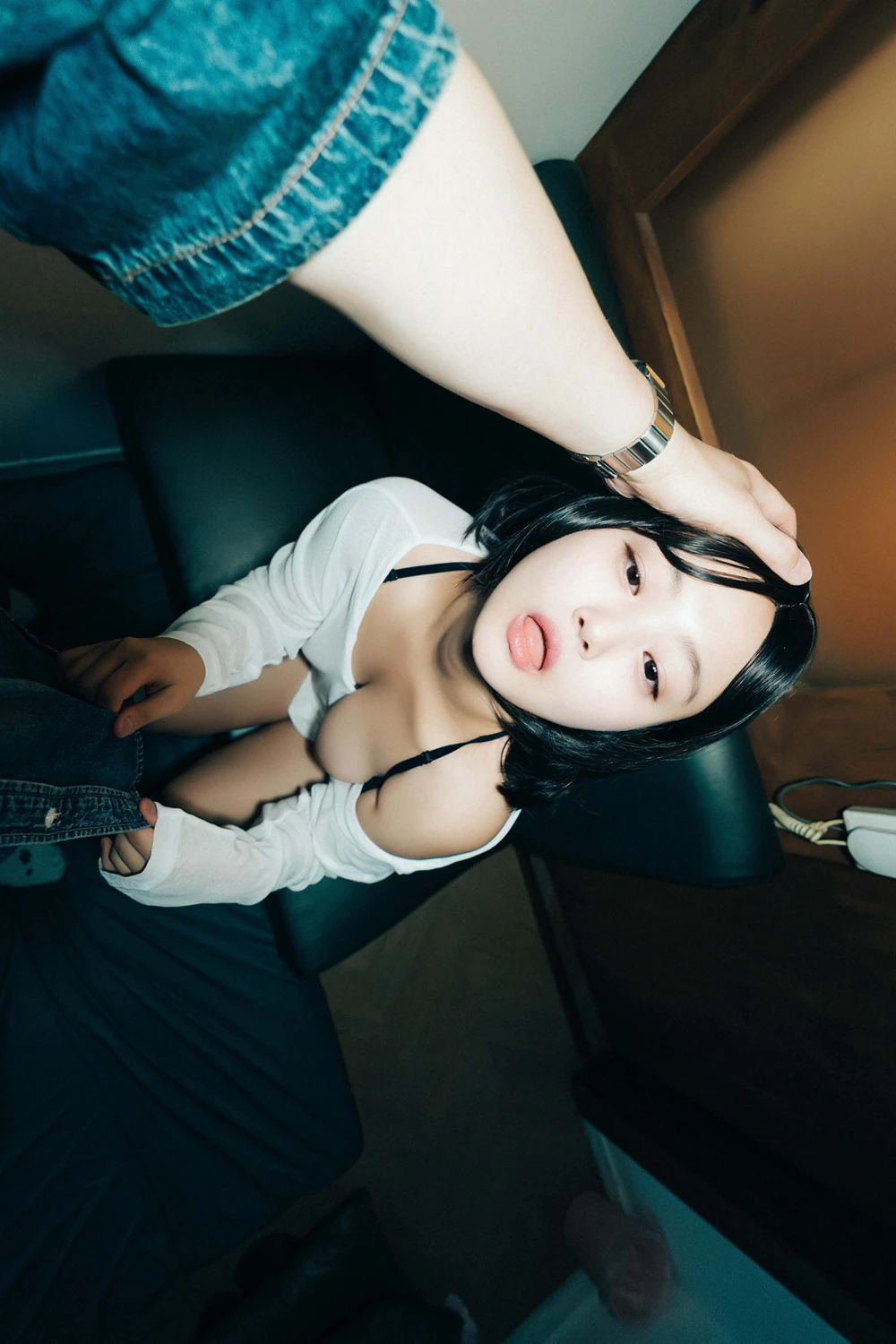 EunWoo 은우 – Haivia Photobook 「Video Room」 - P59