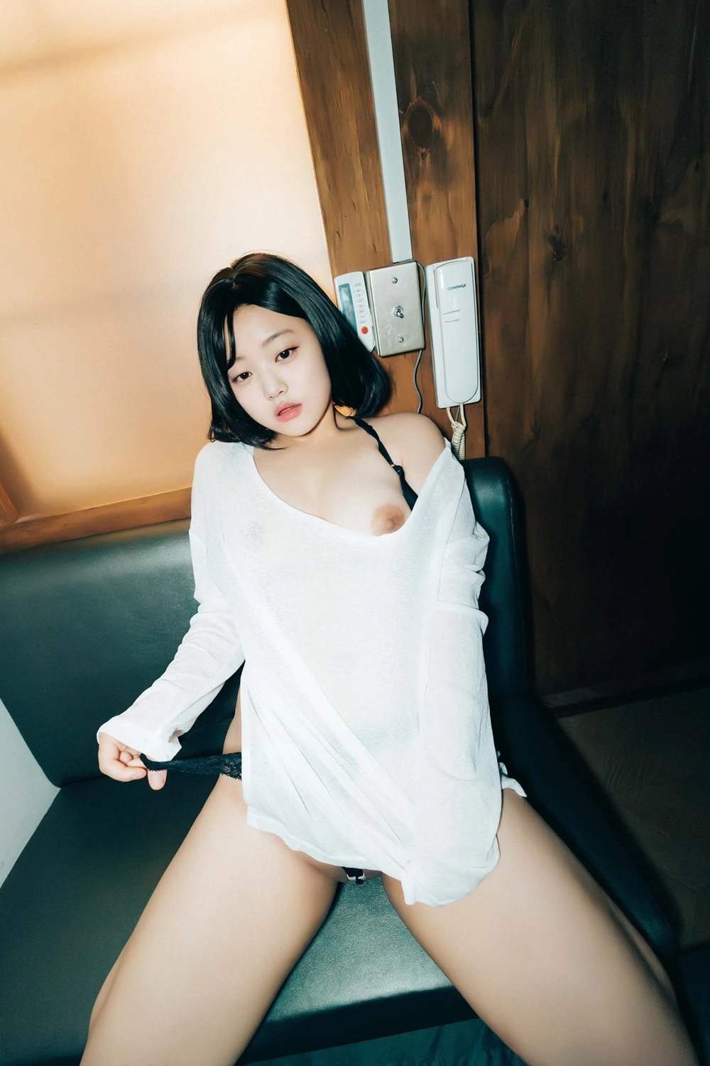 EunWoo 은우 – Haivia Photobook 「Video Room」 - P62