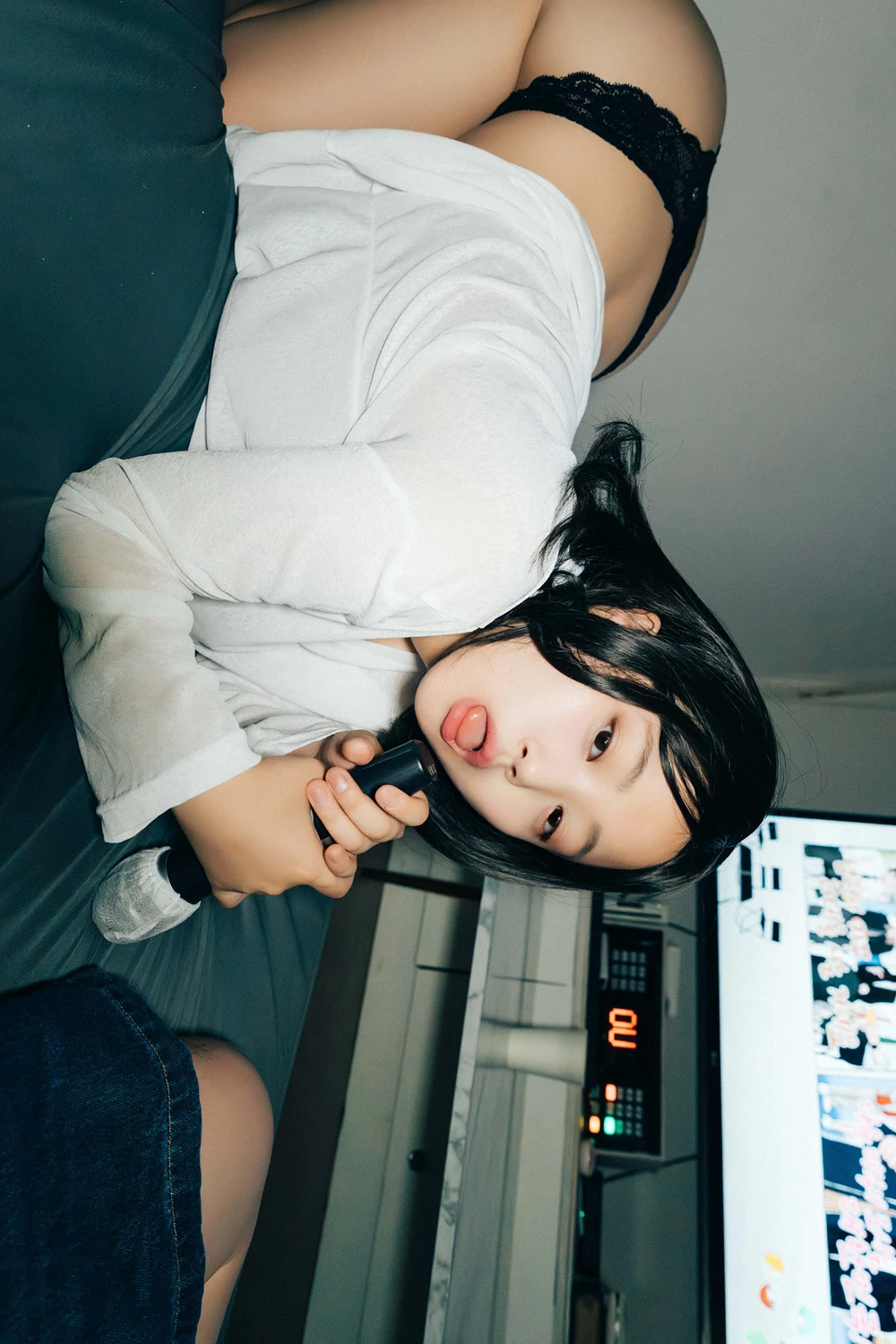 EunWoo 은우 – Haivia Photobook 「Video Room」 - P98