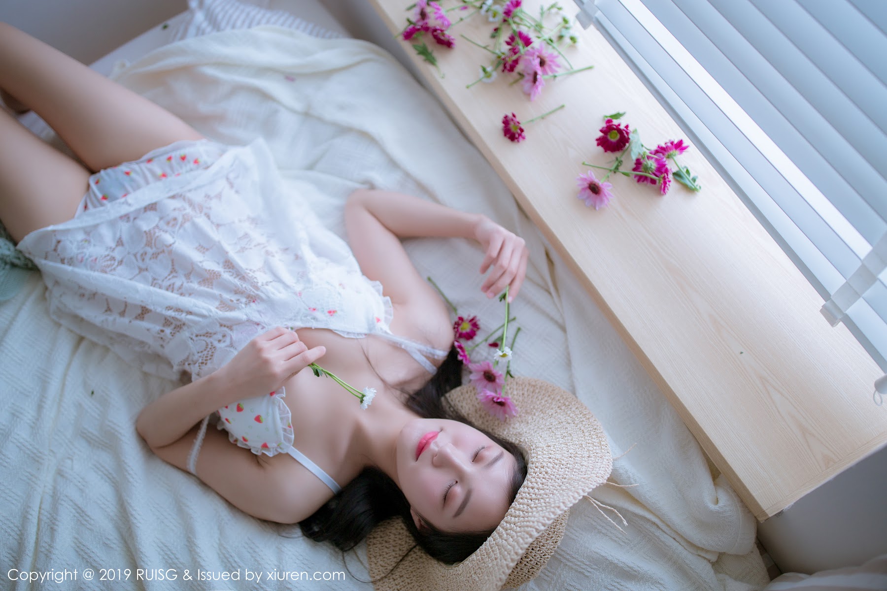 RuiSG Vol.068 深紫Julie - P24