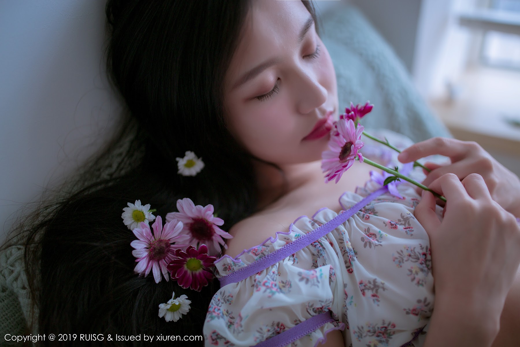 RuiSG Vol.068 深紫Julie - P35
