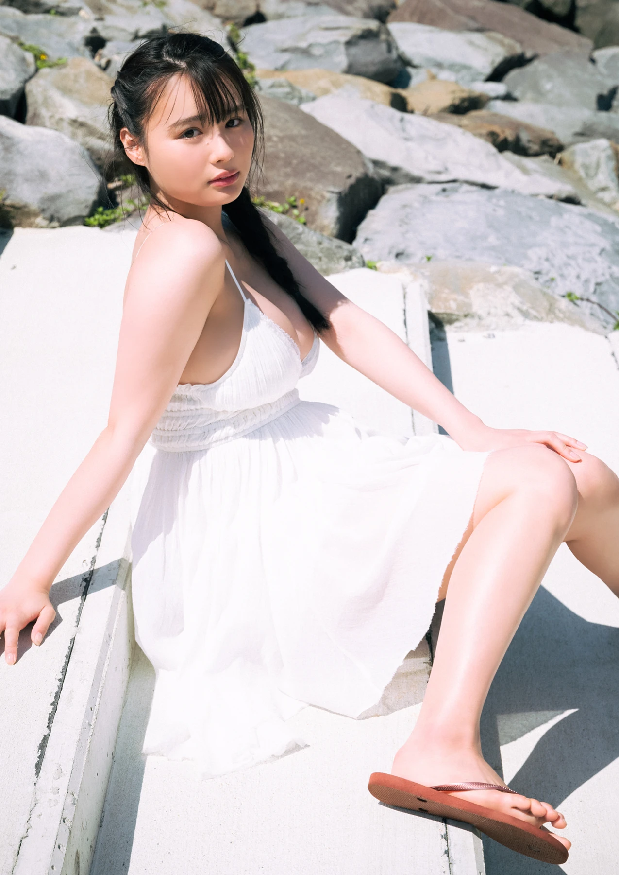 Cocoro Toyoshima 豊島心桜 – デジタル限定 YJ Photo Book 「愛でる」 - P6
