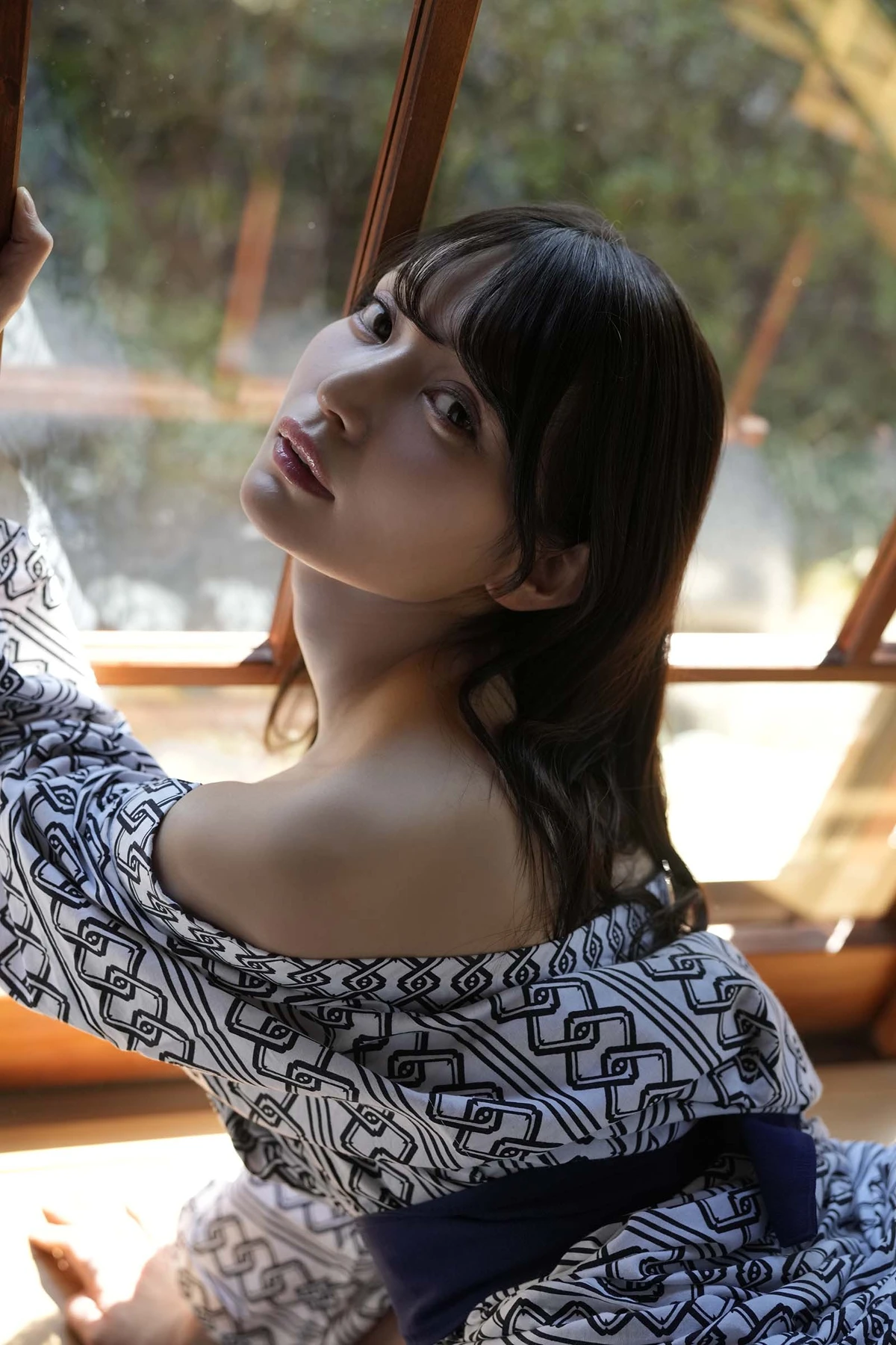 Sayaka Nitori 似鳥沙也加 – デジタル写真集 「蜜逢い」 - P24