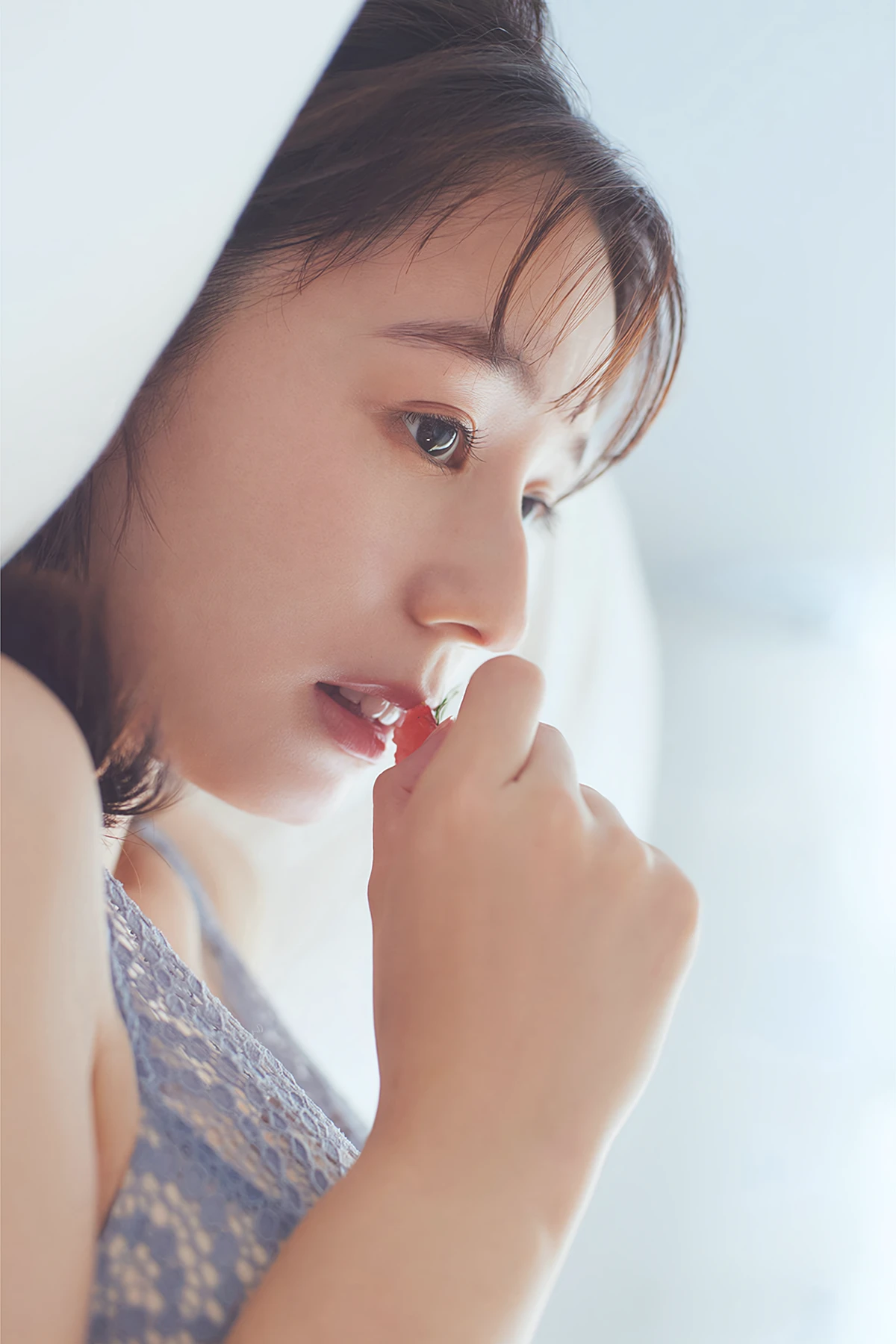 Rina Koike 小池里奈 – ヤングチャンピオンデジグラ 「道しるべ」 - P57