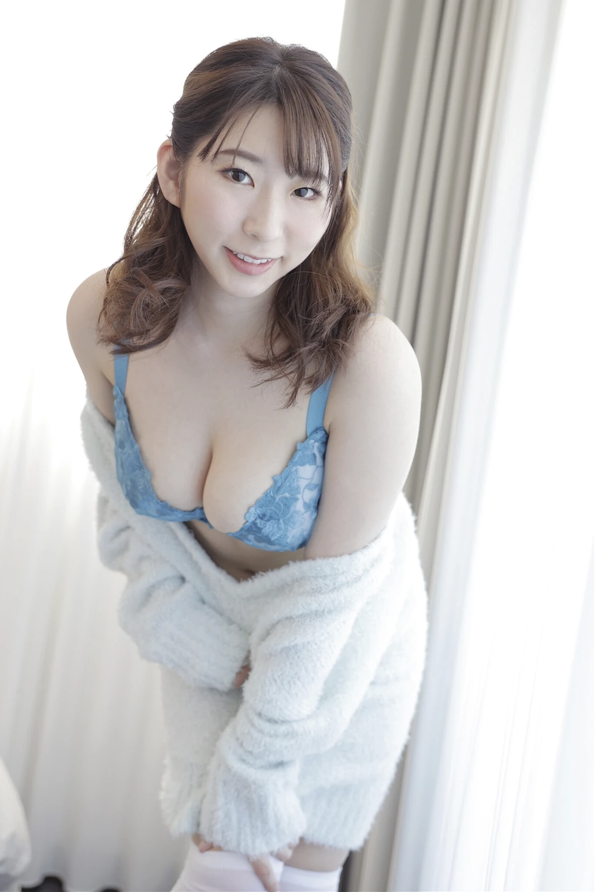 Monami Takarada 宝田もなみ – 写真集 『爆乳温泉旅行』 - P3