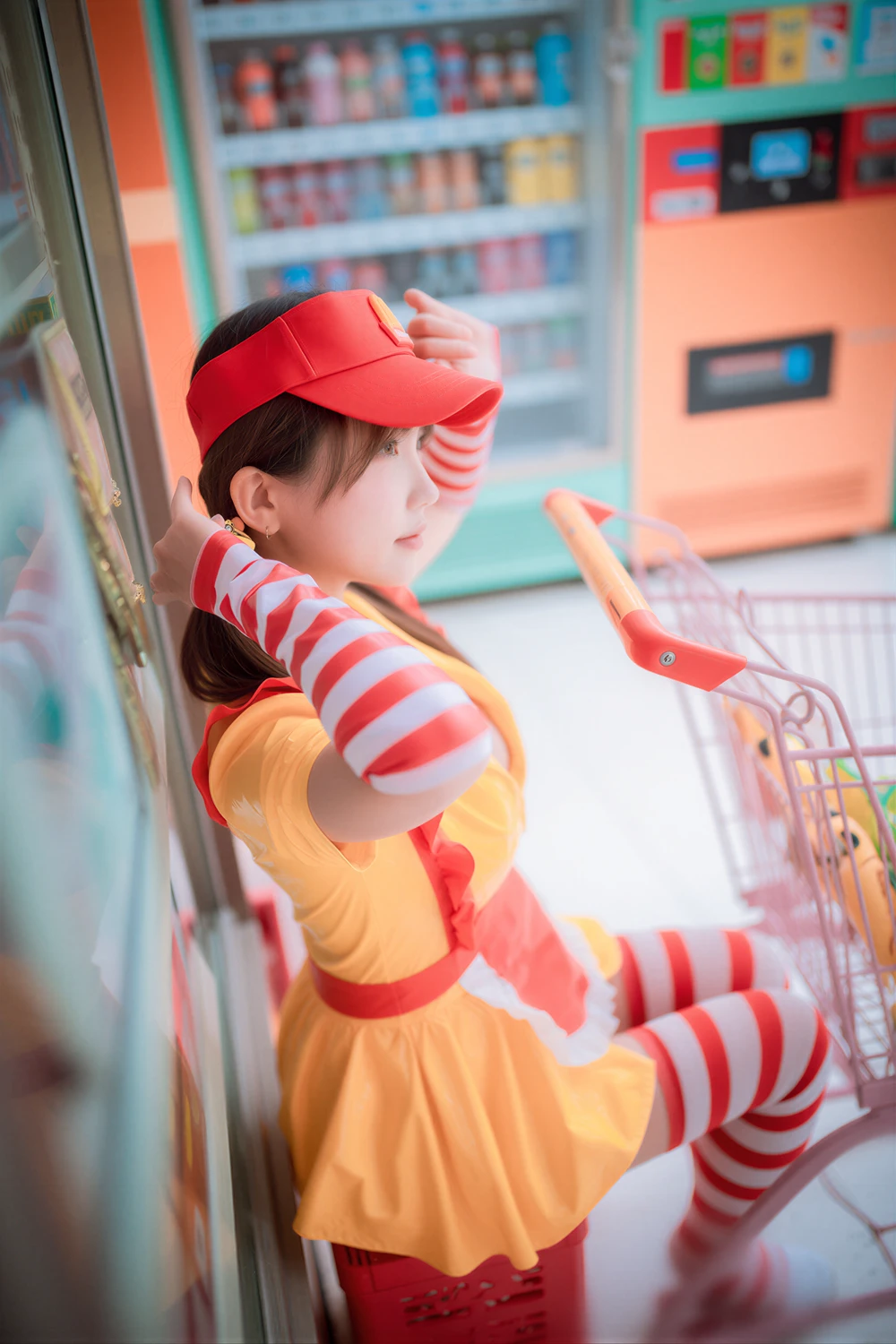 Son Yeeun 손예은 – DJAWA 「McDonald’s Girl」 - P15
