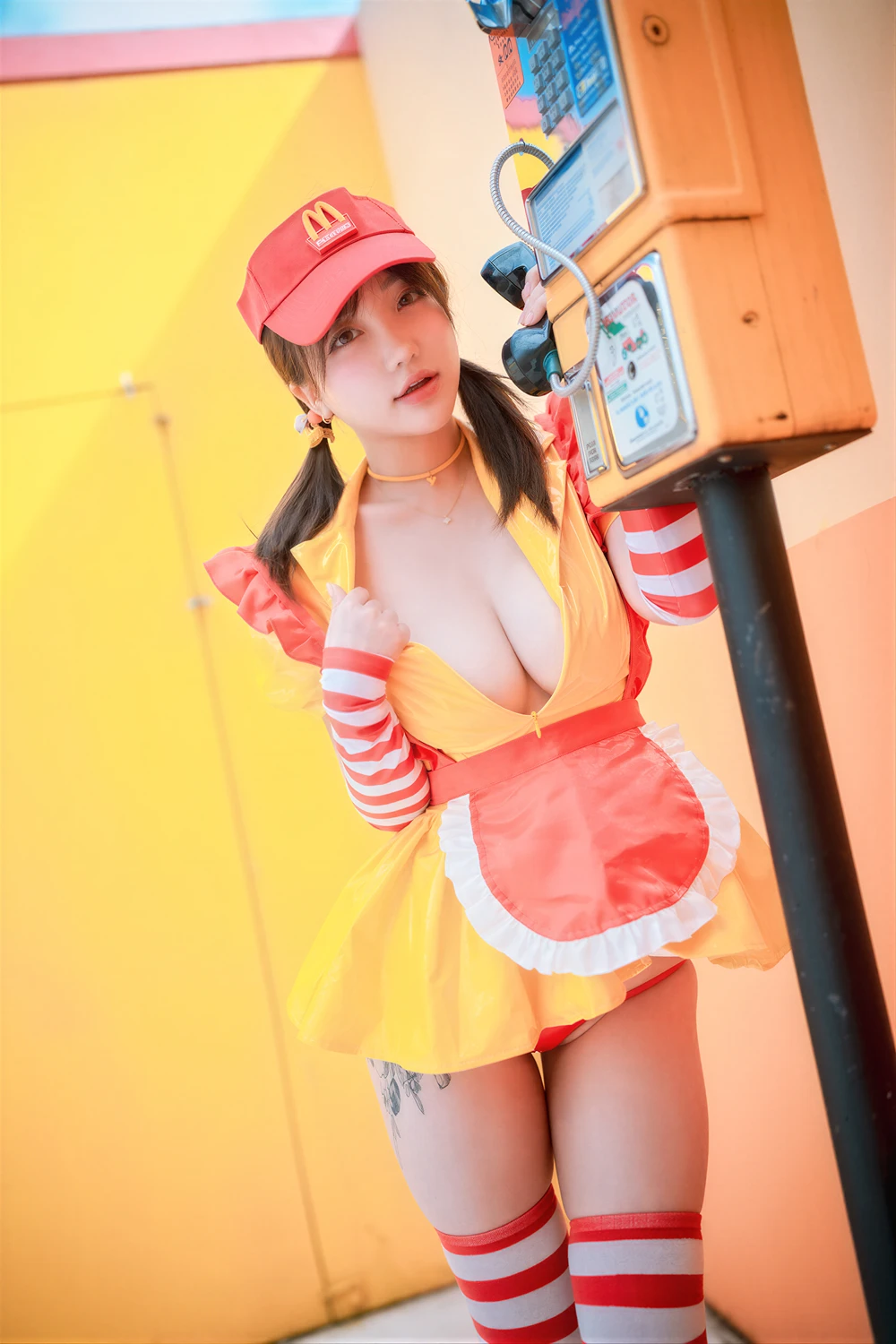 Son Yeeun 손예은 – DJAWA 「McDonald’s Girl」 - P23