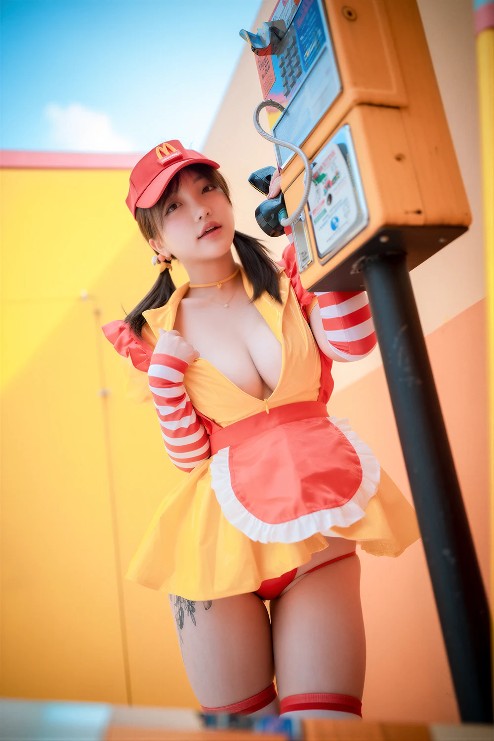 Son Yeeun 손예은 – DJAWA 「McDonald’s Girl」 - P25