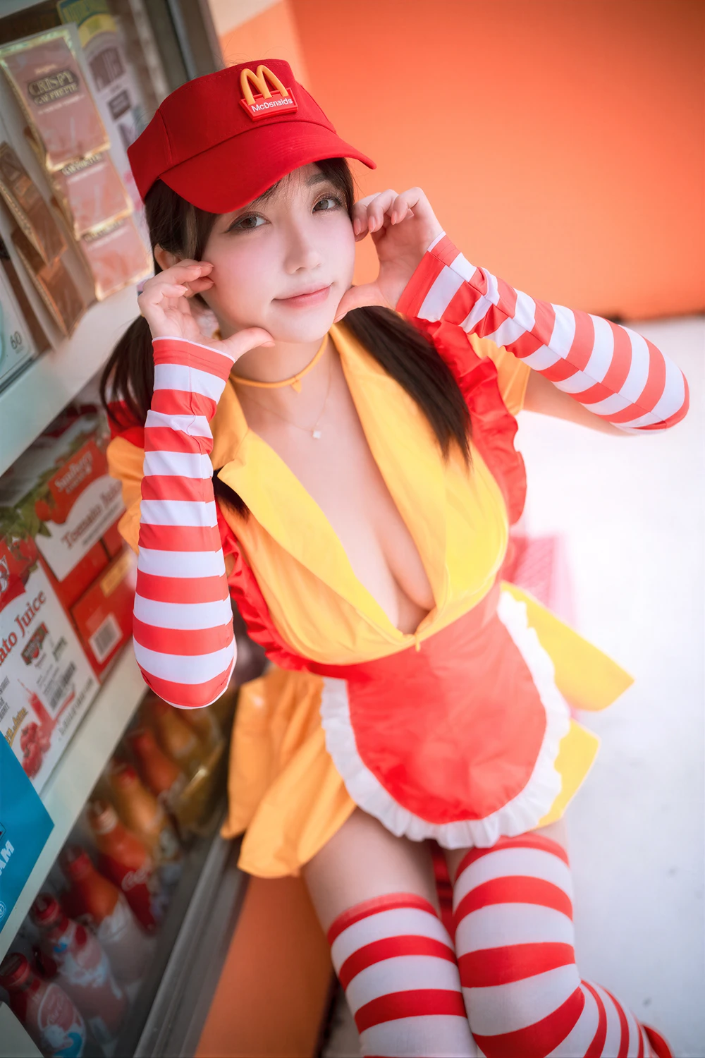 Son Yeeun 손예은 – DJAWA 「McDonald’s Girl」 - P2